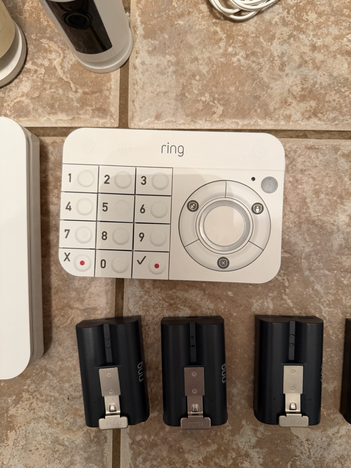 Ring Alarm Home Security System 26 Total Pieces. Includes 3 Cams And Doorbell