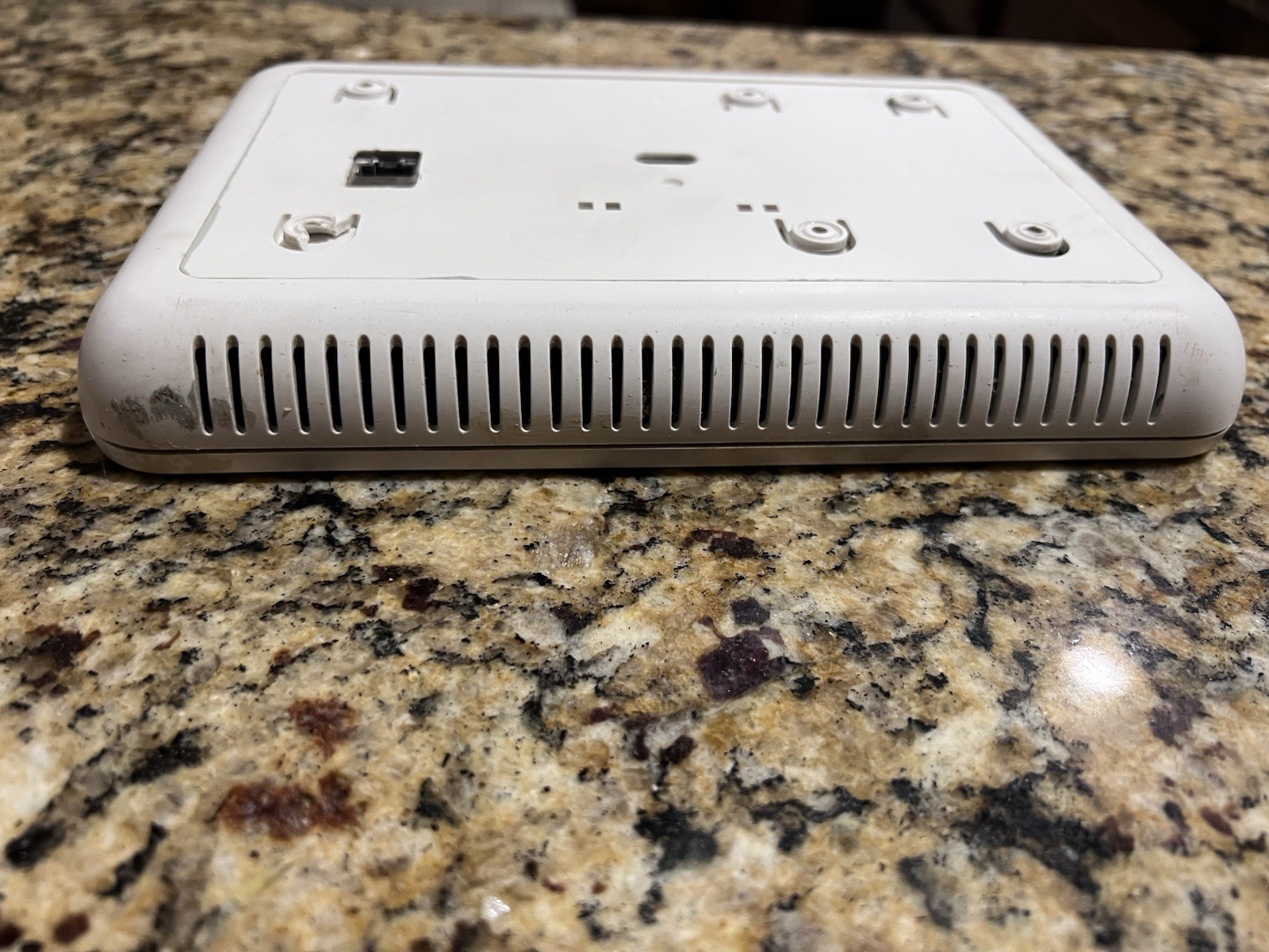 Vivint Smart Home Security – Smart Hub Panel Gen 2 & Doorbell Camera Pro Gen 1