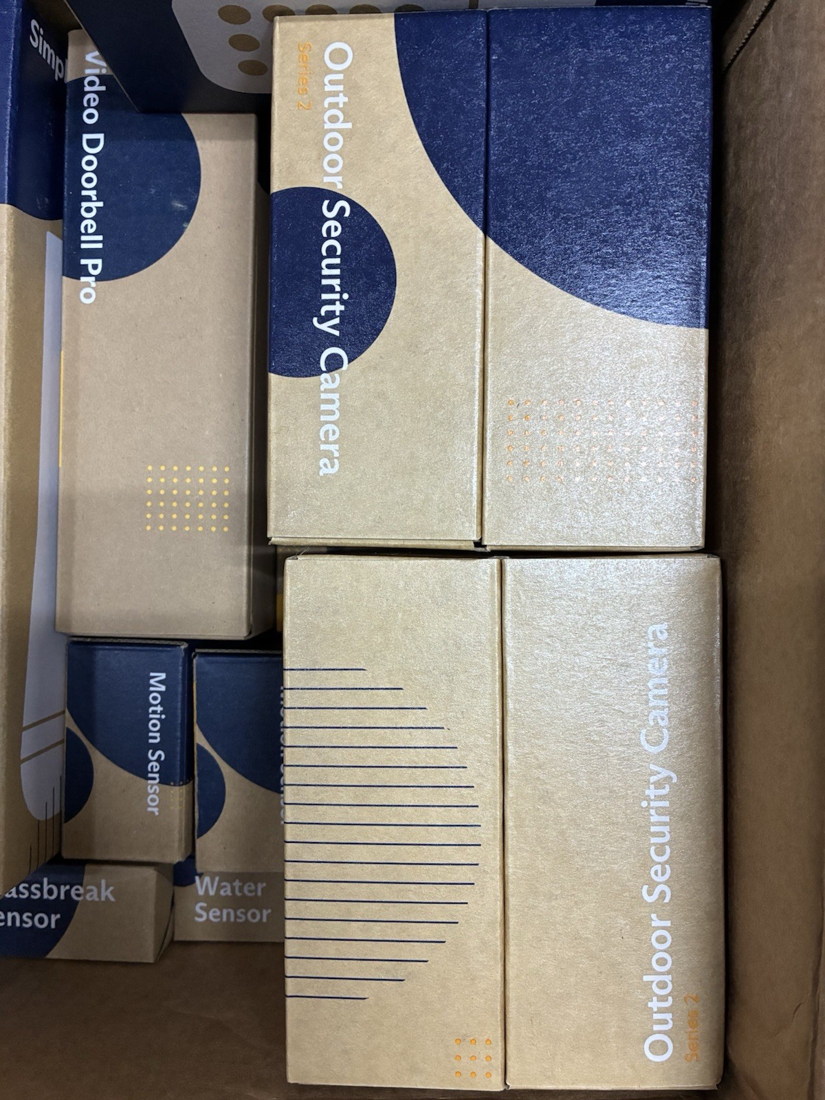 (BRAND NEW) 13-Piece SimpliSafe Security System with 2 Outdoor Camera Series 2