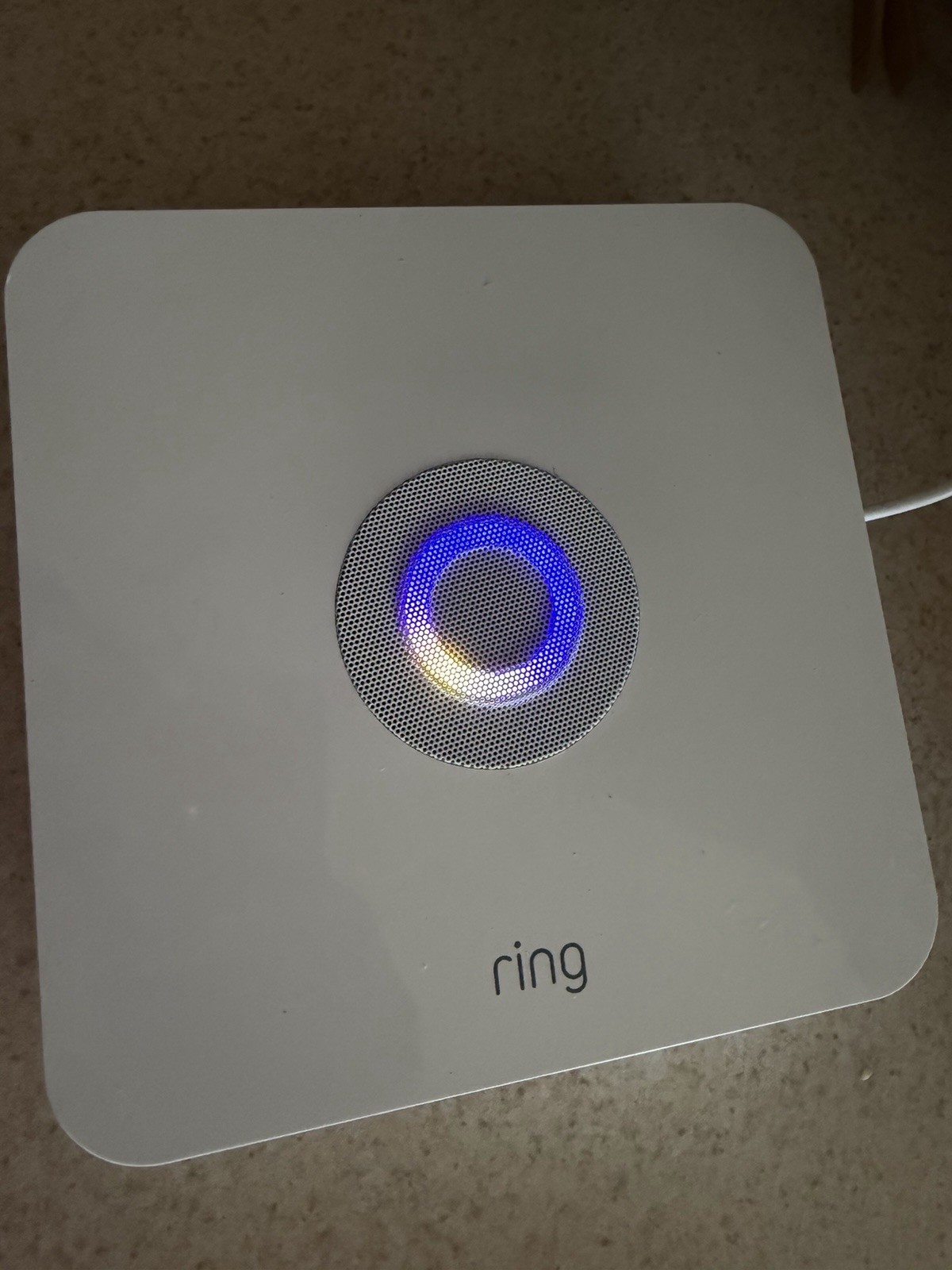Ring Alarm 2nd Gen Base Station Siren for Wireless Home Security Systems 4HB1U9