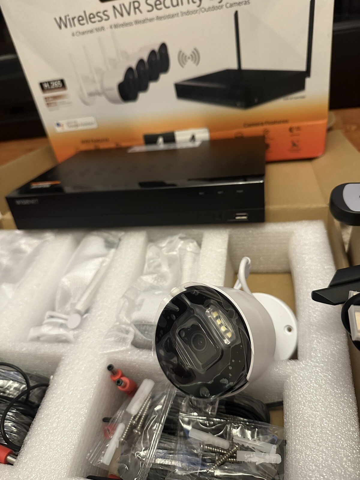 Wisenet SNK-B73047BW 1TB HD, 4 Bullet Cameras 1080p Dual Antenna Indoor/Outdoor