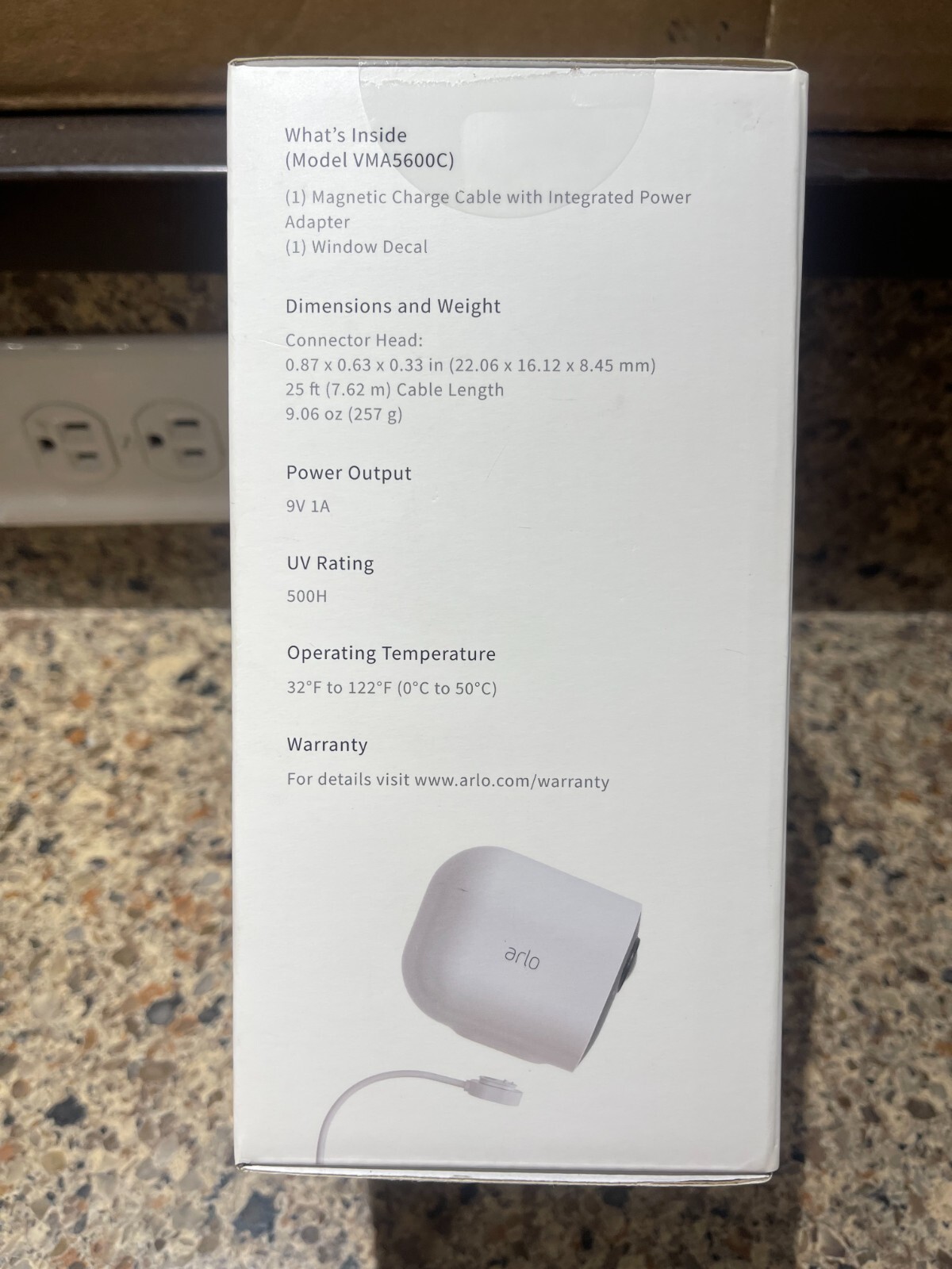 NEW! Arlo Pro 3 Wireless Floodlight Camera FB1001 & Charging Cable VMA5600C