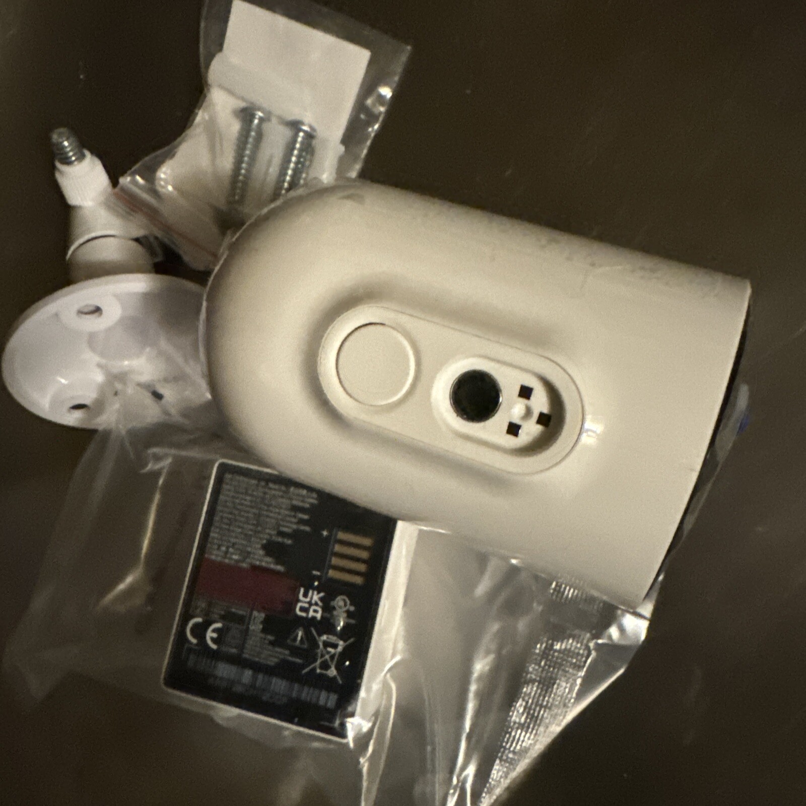 Arlo Ultra 2 4K Indoor/Outdoor Wireless Security Camera with Battery & Mount