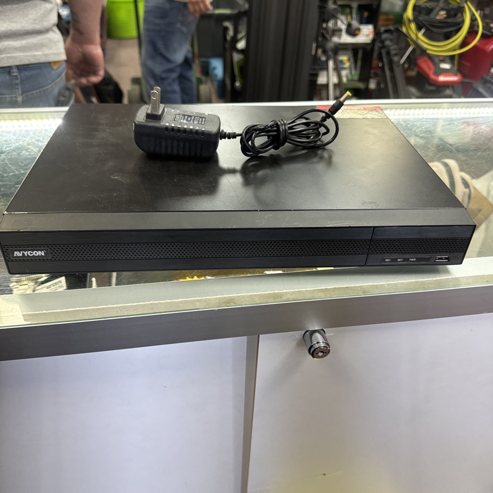 Avycon AVR-HT816A 1x WD40PURZ 4TB SATA HDD Video Surveillance DVR