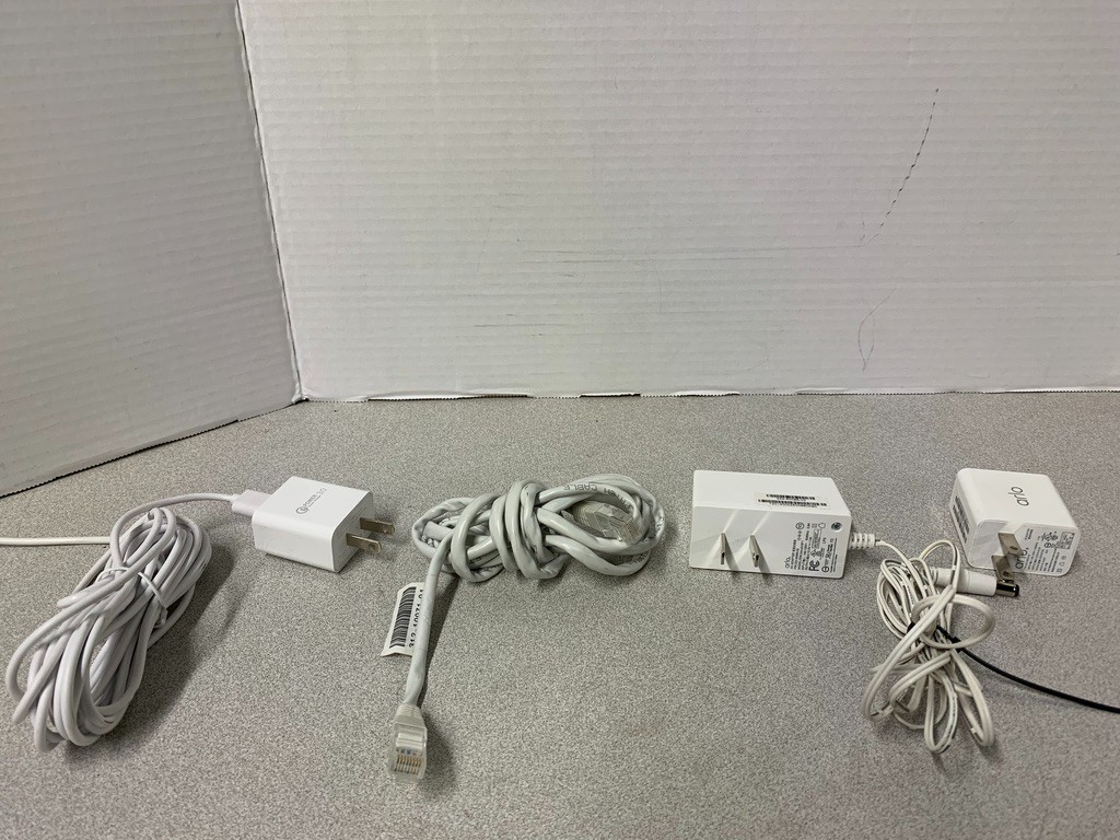 **NETGEAR Arlo Pro VMB4000 – Cameras, Base Station – Untested – READ