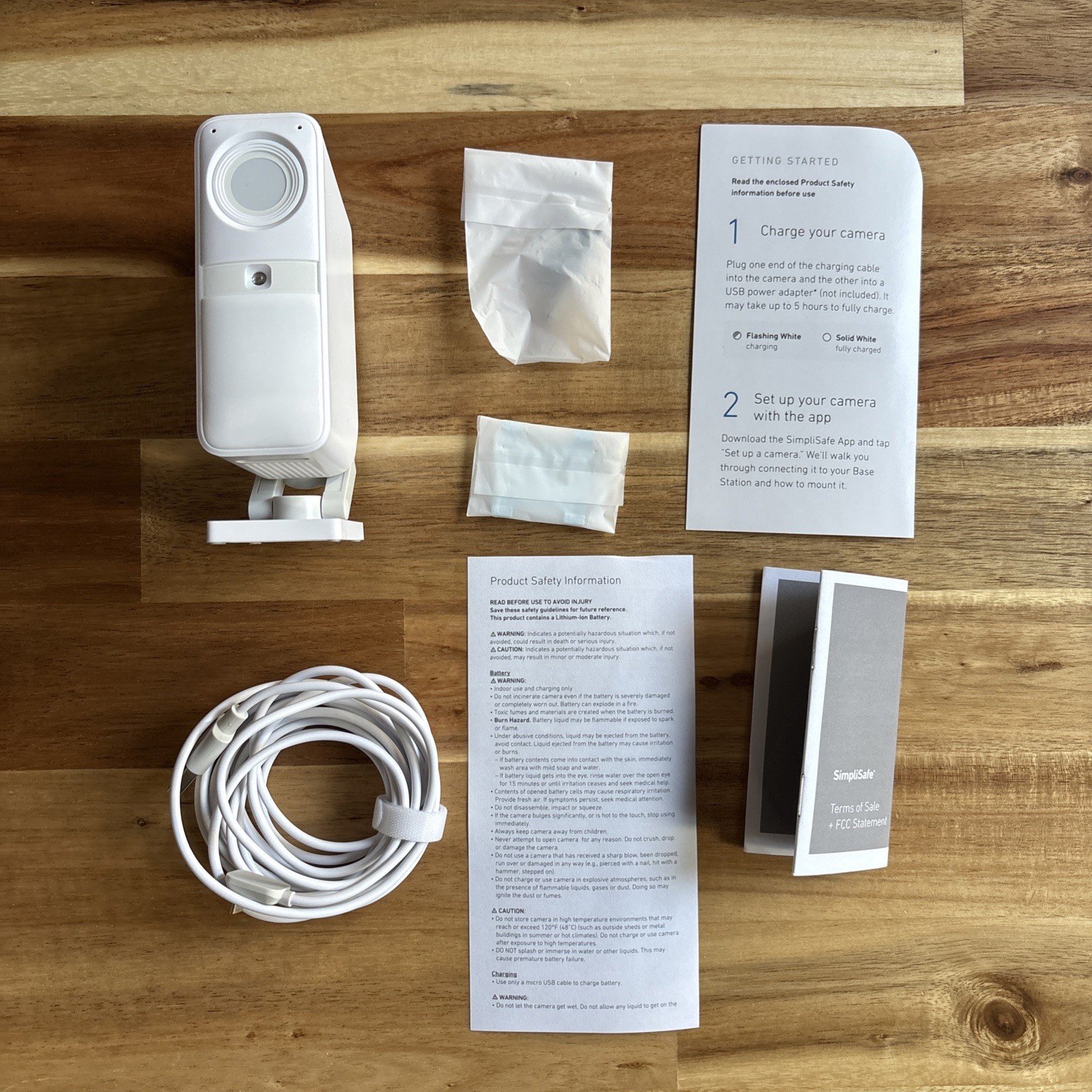 BRAND NEW SimpliSafe Smart Alarm Wireless Indoor Security Camera CM006