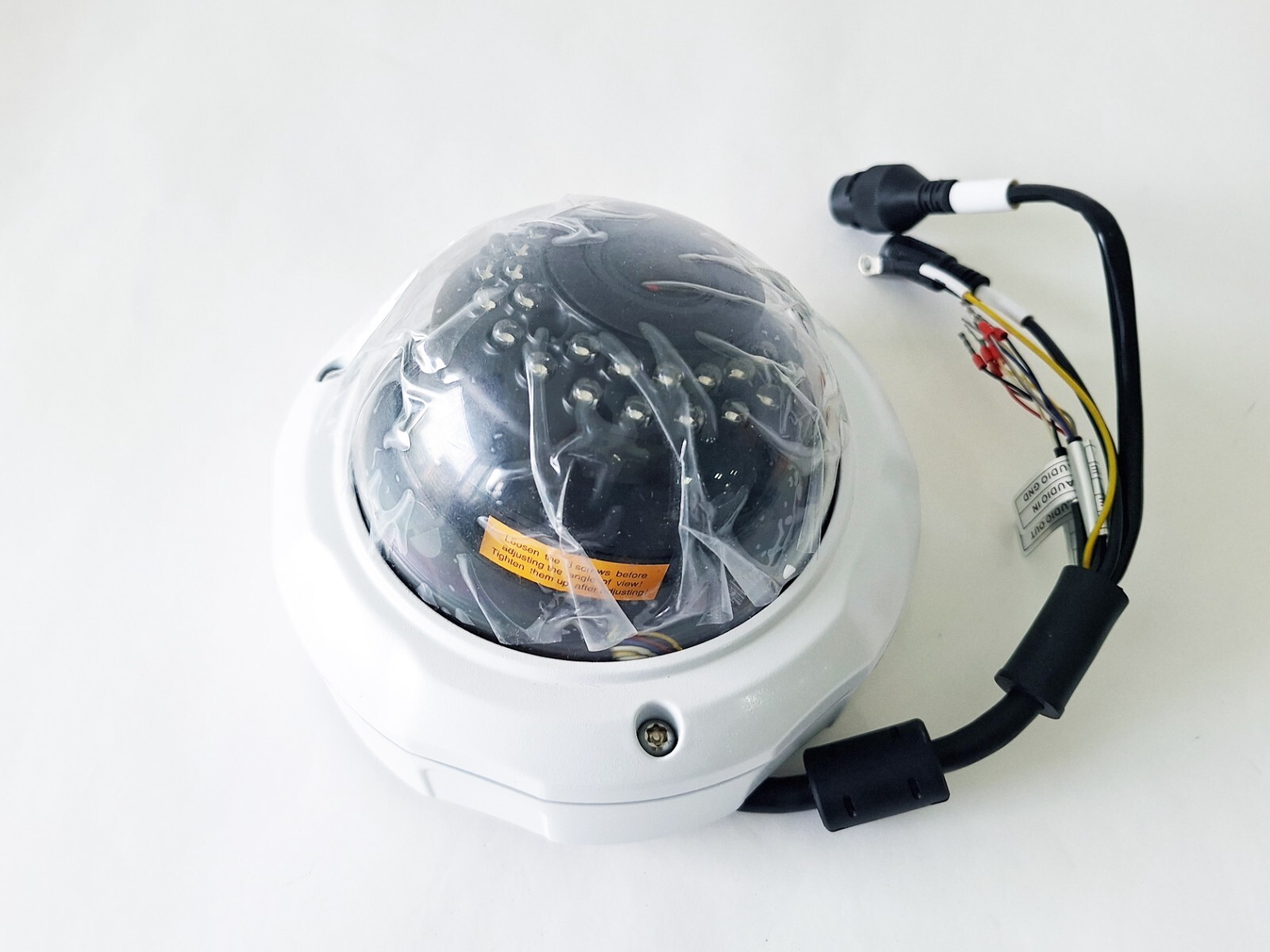 VICON V945D-W310MIR OUTDOOR FIXED NETWORK CAMERA DOME; 5 MP; H.264/H.265;