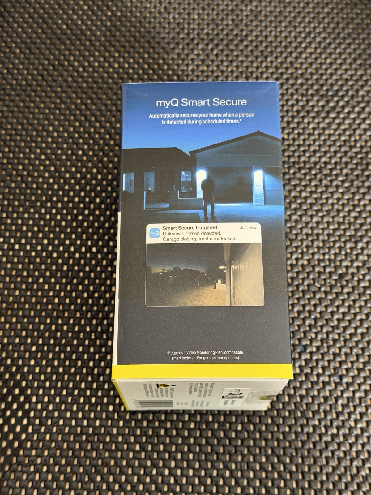 Chamberlain – myQ Smart Outdoor Home Security Camera – White