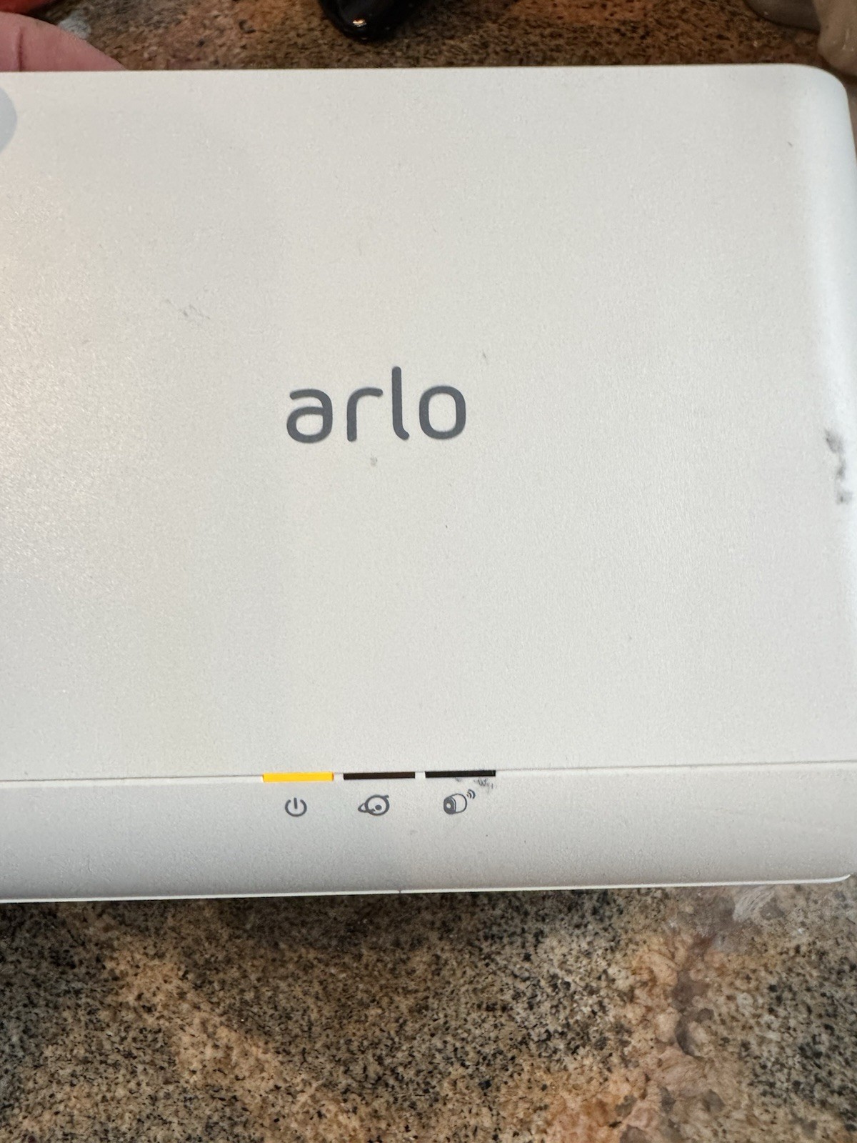 ARLO MODEL VMB4000 BASE STATION, ESSENTIAL SPOTLIGHT CAMERA, DUAL CHARGER, CORDS