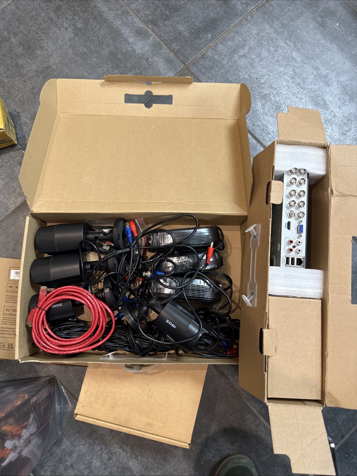 ZOSI 4AK-2112B-BS-US Digital Security Camera System 4-Pack W/ Base DVR ZR08AN/00