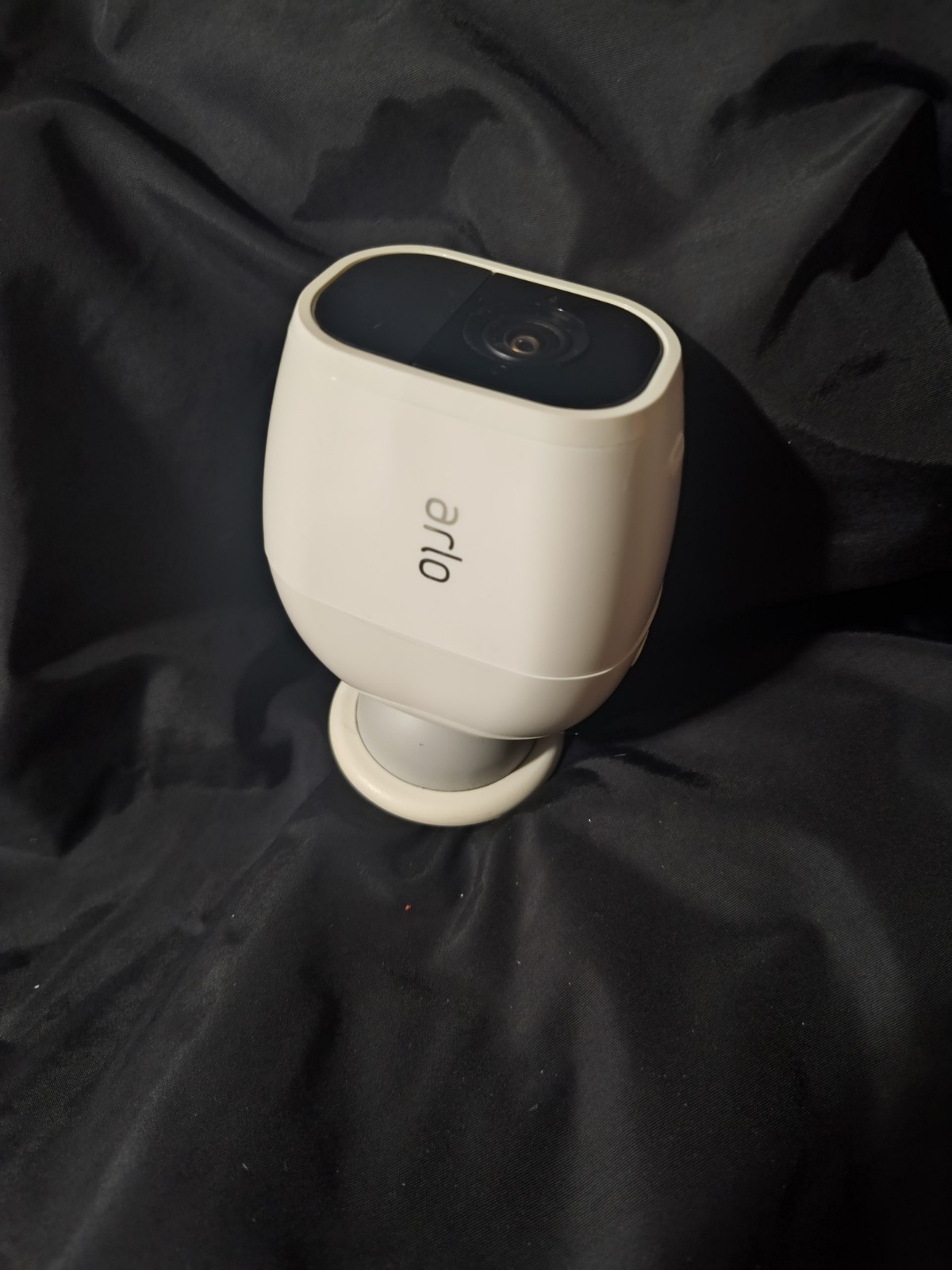 Arlo Pro VMB4000 Security Base Station W/Power Cord& 2 Camera’s VMC4030P VMC4030