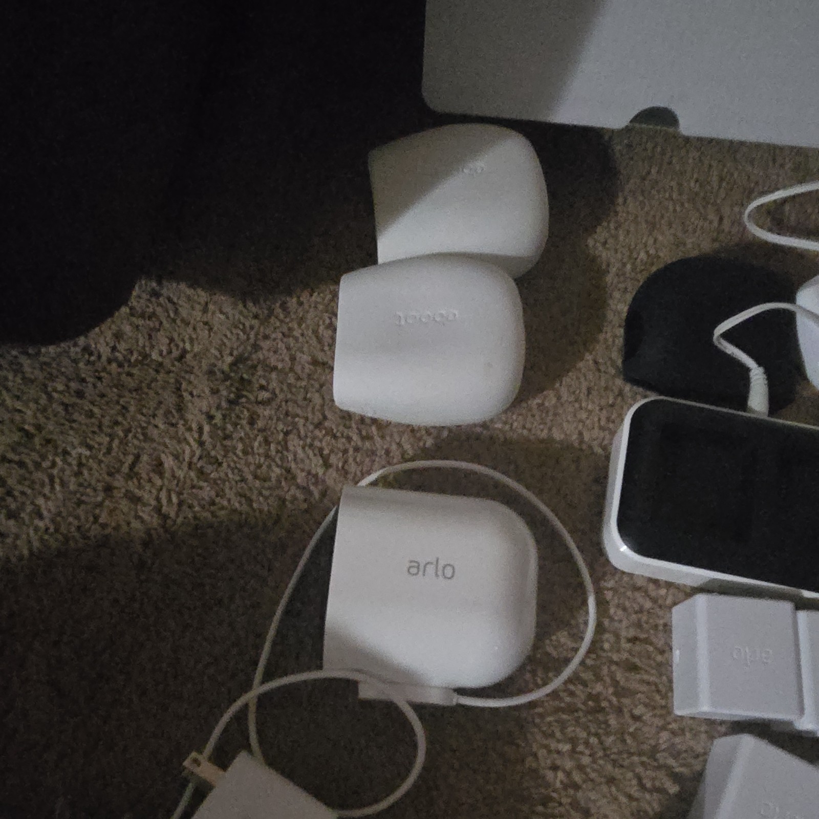 Arlo pro 3 Wireless IP Cameras System White w/ Mounts, Batteries, Charger