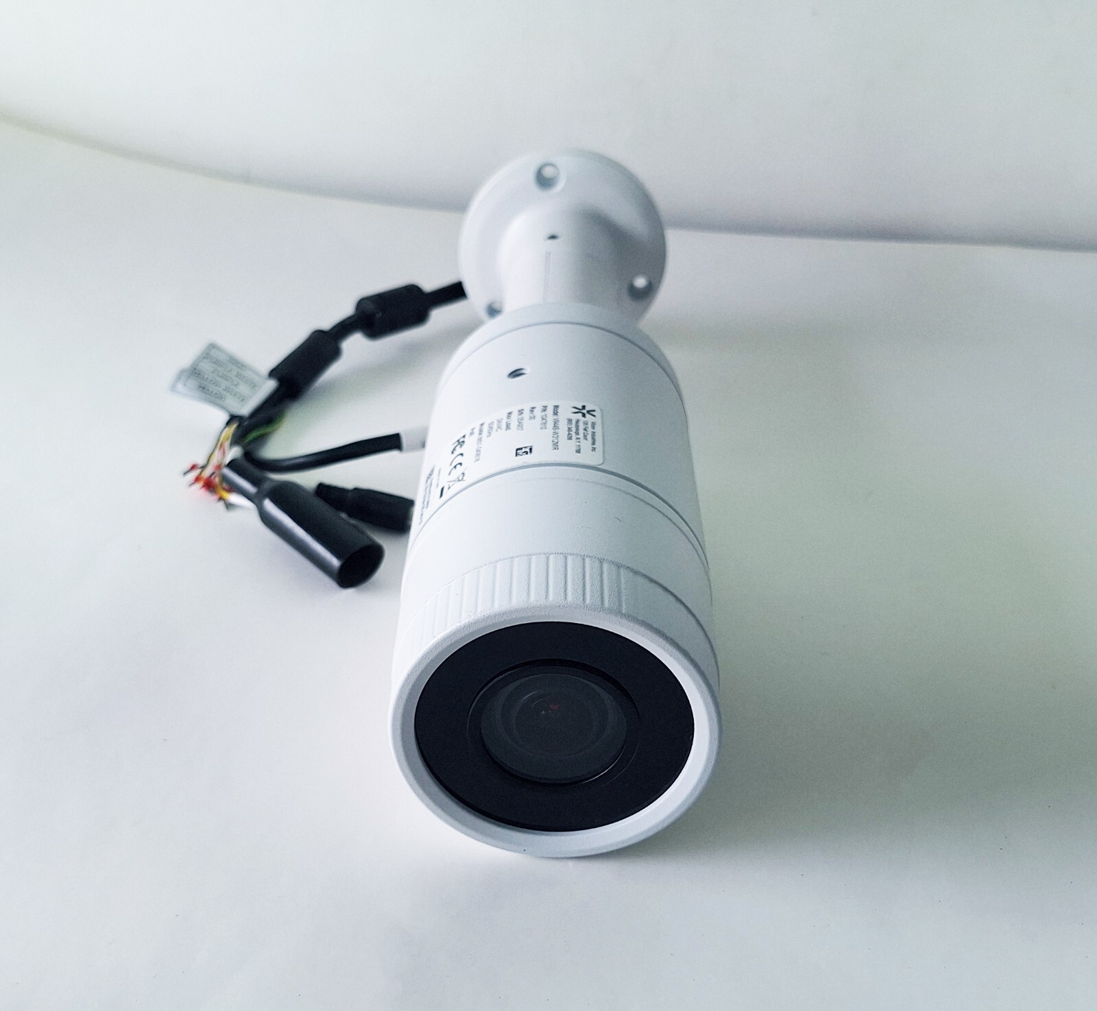 VICON V944B-W312MIR OUTDOOR FIXED NETWORK BULLET CAMERA; 4 MP; H.264/H.265;
