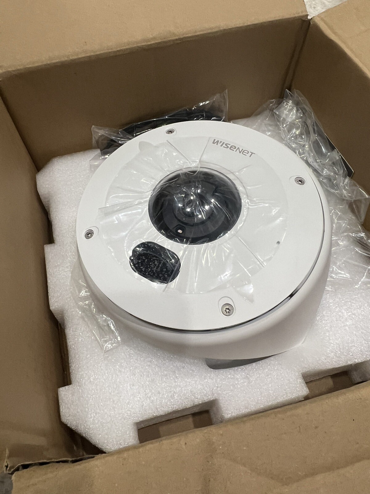 Hanwha Techwin TNV-7010RC 3MP IP Corner Mount Security Camera, New
