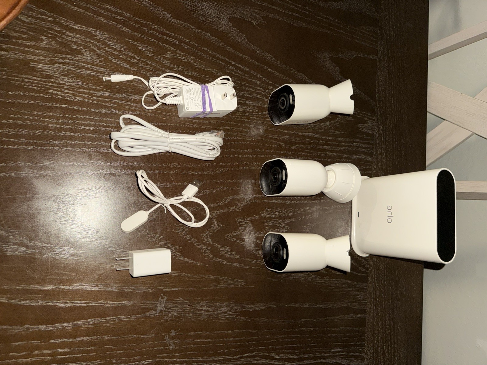 Arlo Ultra 2 4K UHD Wire-Free Spotlight Security Camera 3 Pack White Used Works