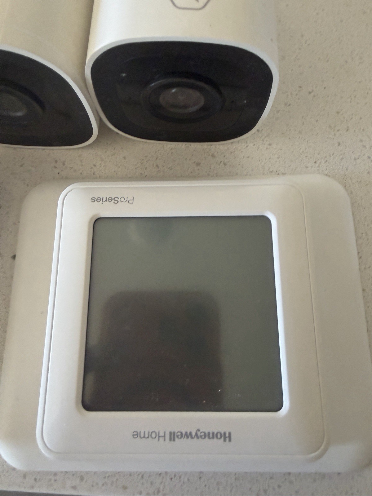 Honeywell Home ProSeries Wired System 4 Outdoor Cameras Doorbell Touchscreen