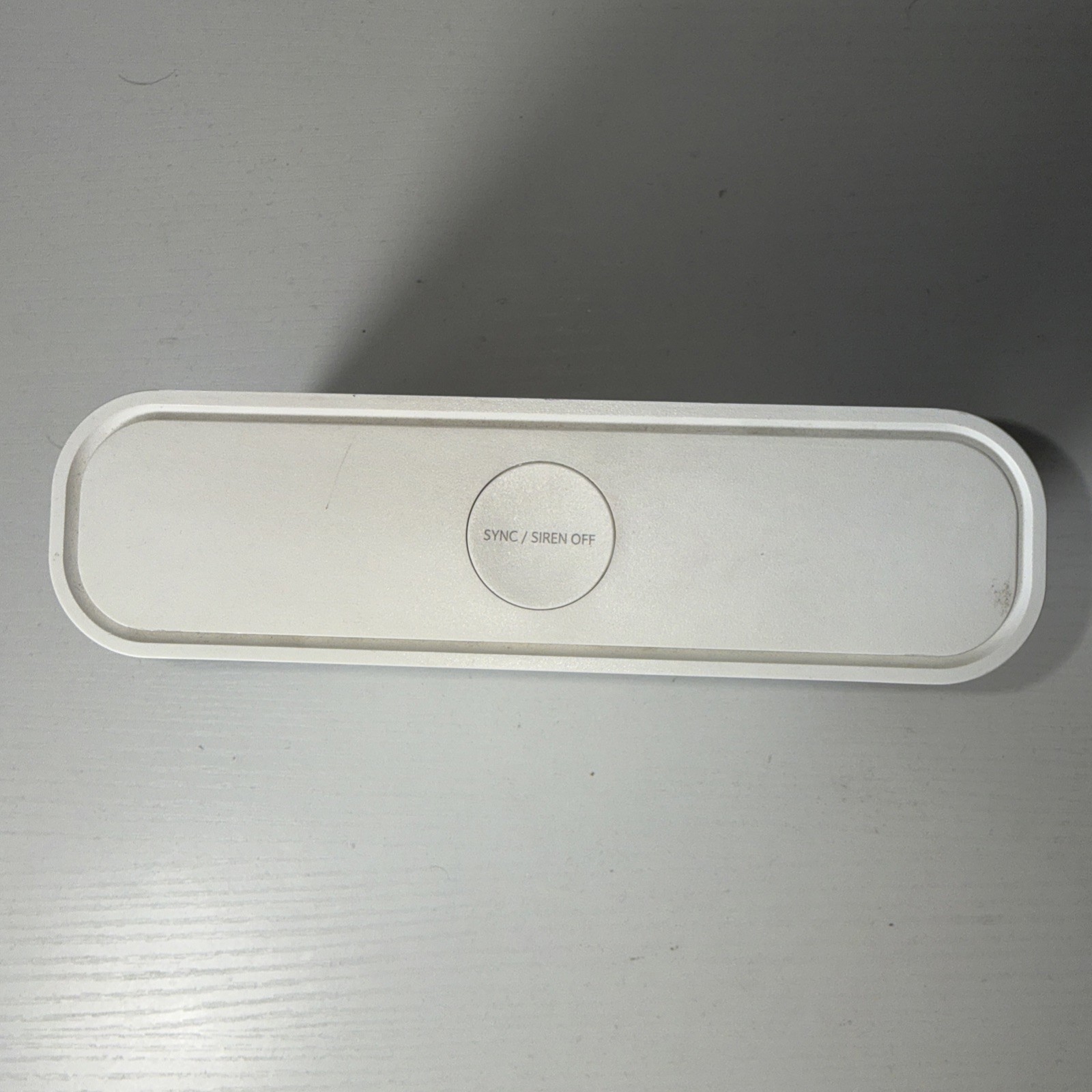 No Power Cord. Netgear Arlo Pro VMB4000 Wireless Camera Base Station No Cord