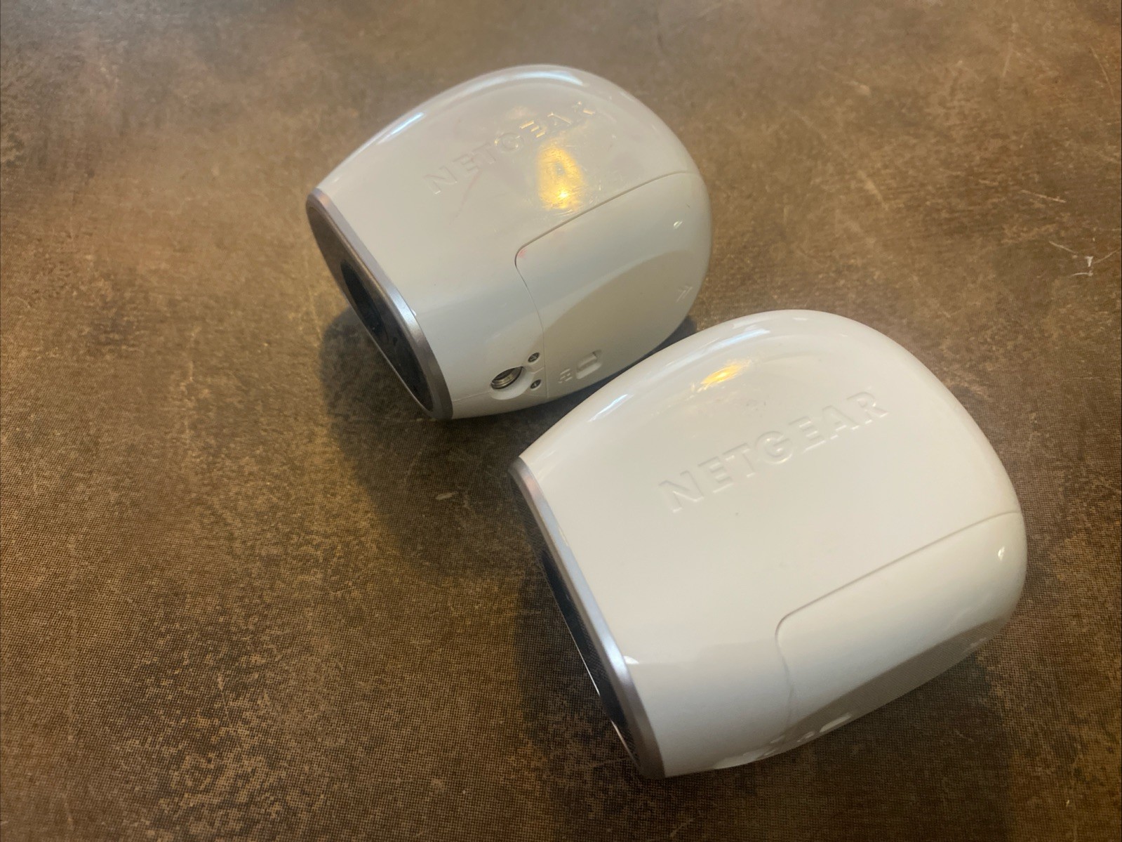 2X Arlo NETGEAR VMC3030 HD Security Cameras – No Mounts W Base