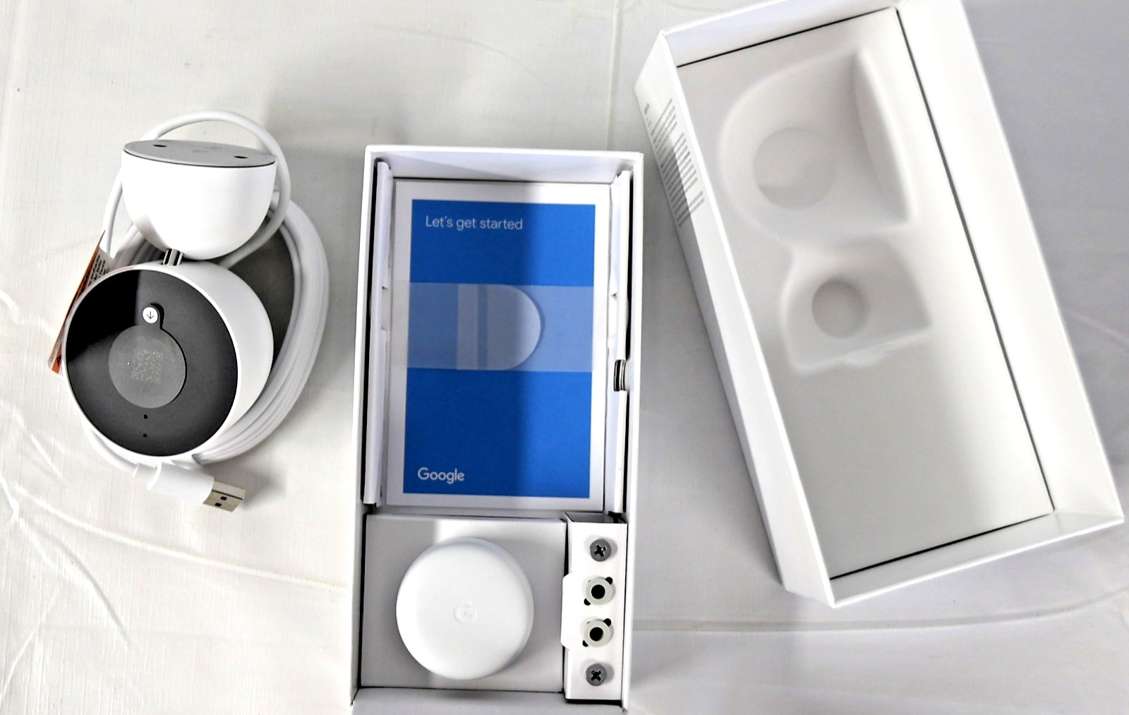 Google Nest Cam (Indoor, Wired, 2nd Gen) – Snow White