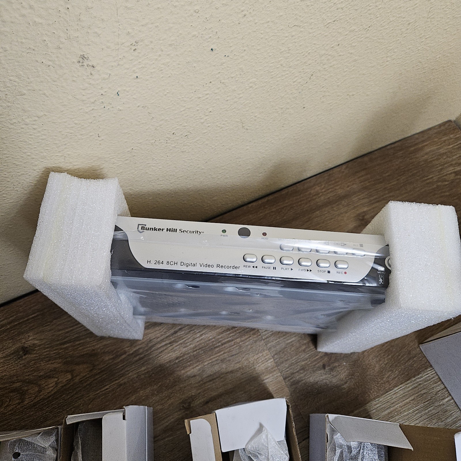 Bunker Hill 62463 Security System 500GB HD DVR 4 Cameras 8 Channel -New Open Box