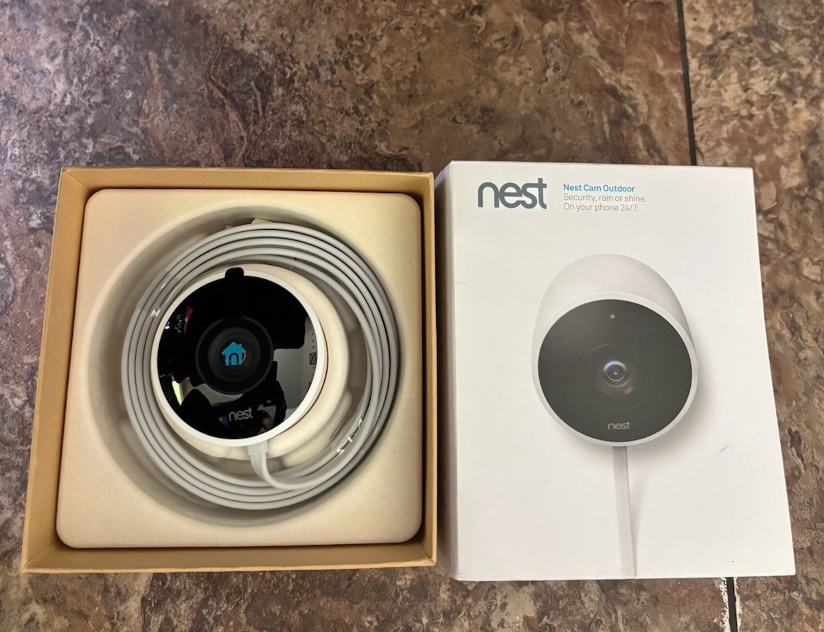 Google NEST Cam Outdoor Security Camera Model NC2100ES – Open Box