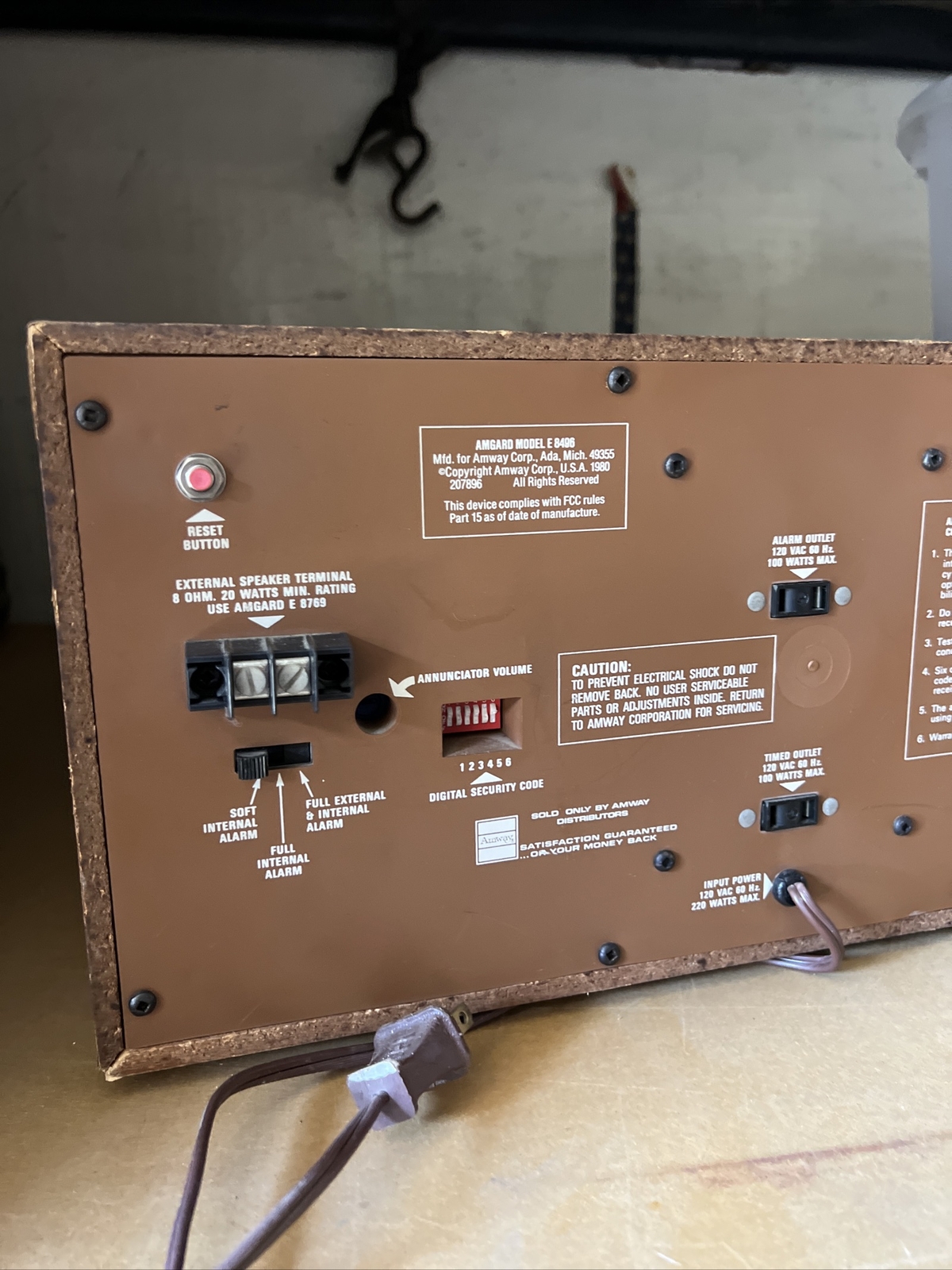 Vintage Amgard Perimeter Alarm Control Unit E 8496 Amway Security System