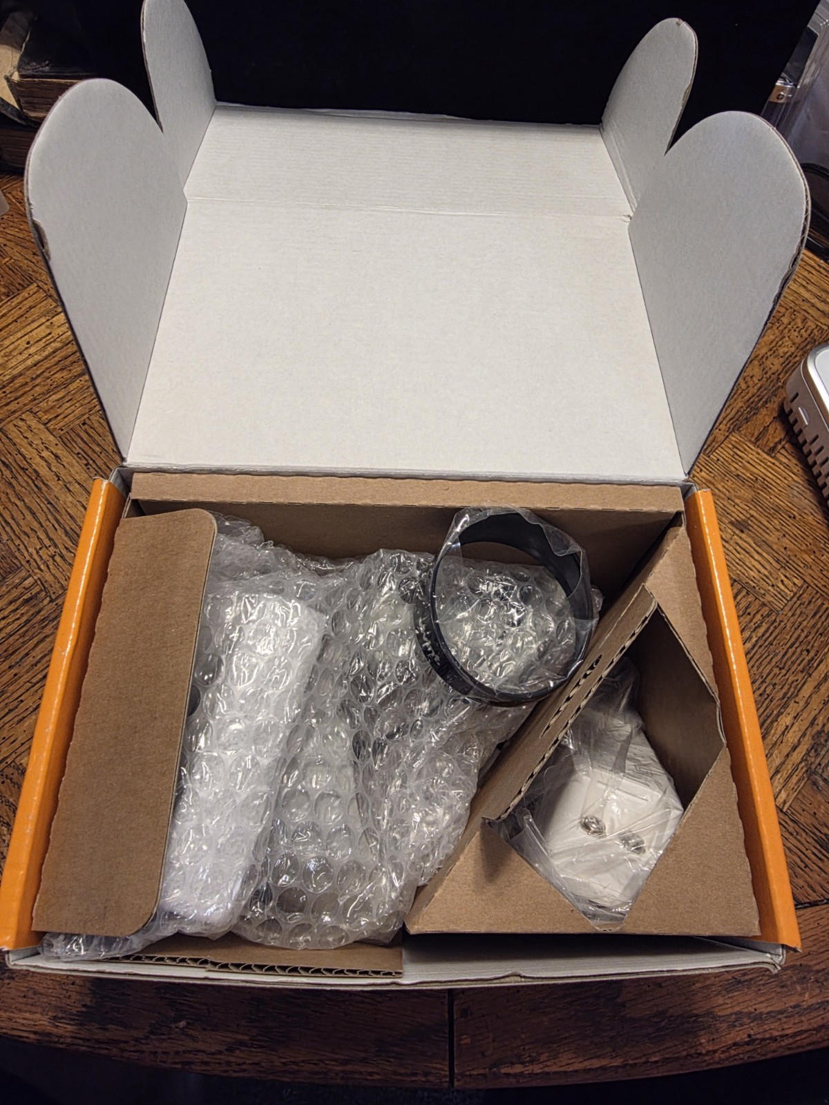 Vivint Smart Home Security Alarm System Set – White