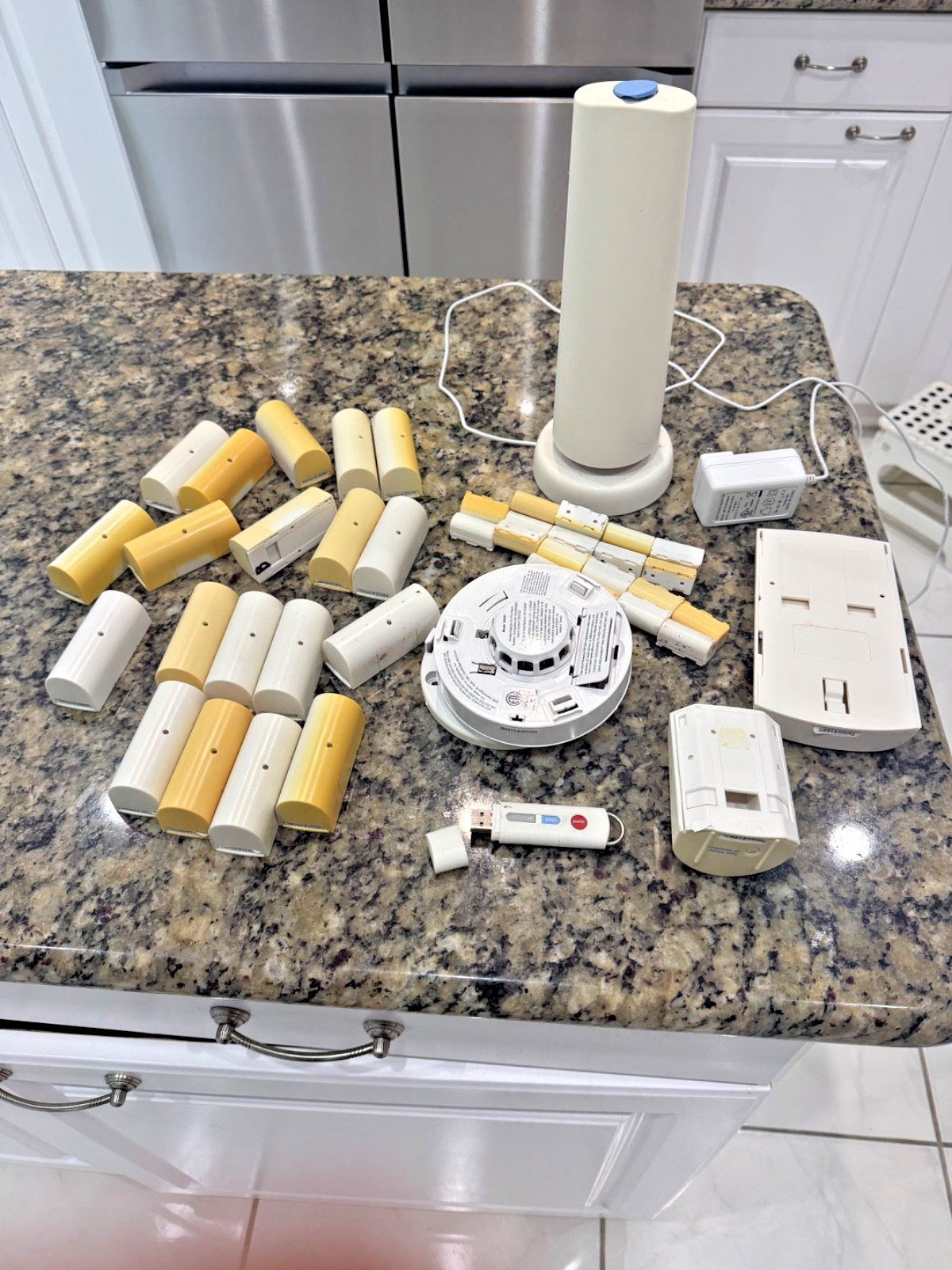 SimpliSafe Security System, 24 pieces, 1st Generation, Used Condition