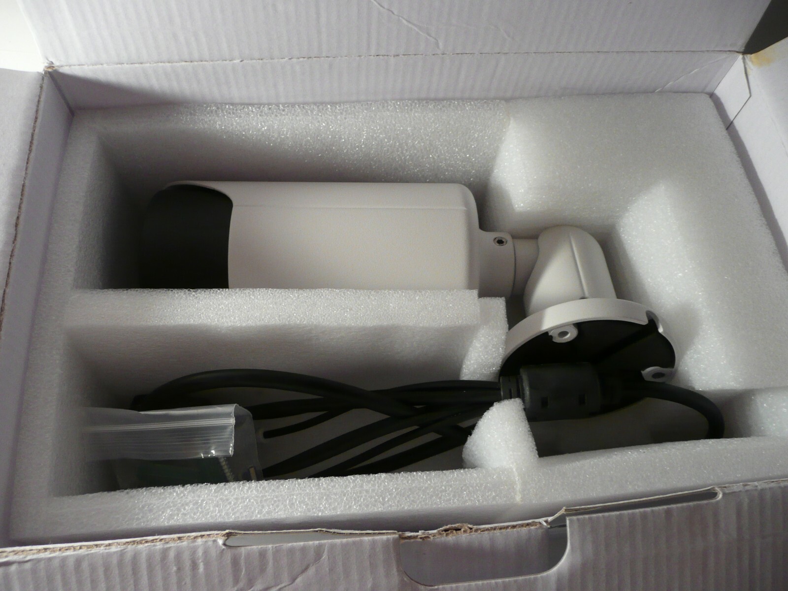 NEW IP597-20 HD 1080P SECURITY BULLET CAMERA 2.0MP REALTIME IP DC12V F=2.8-11mm