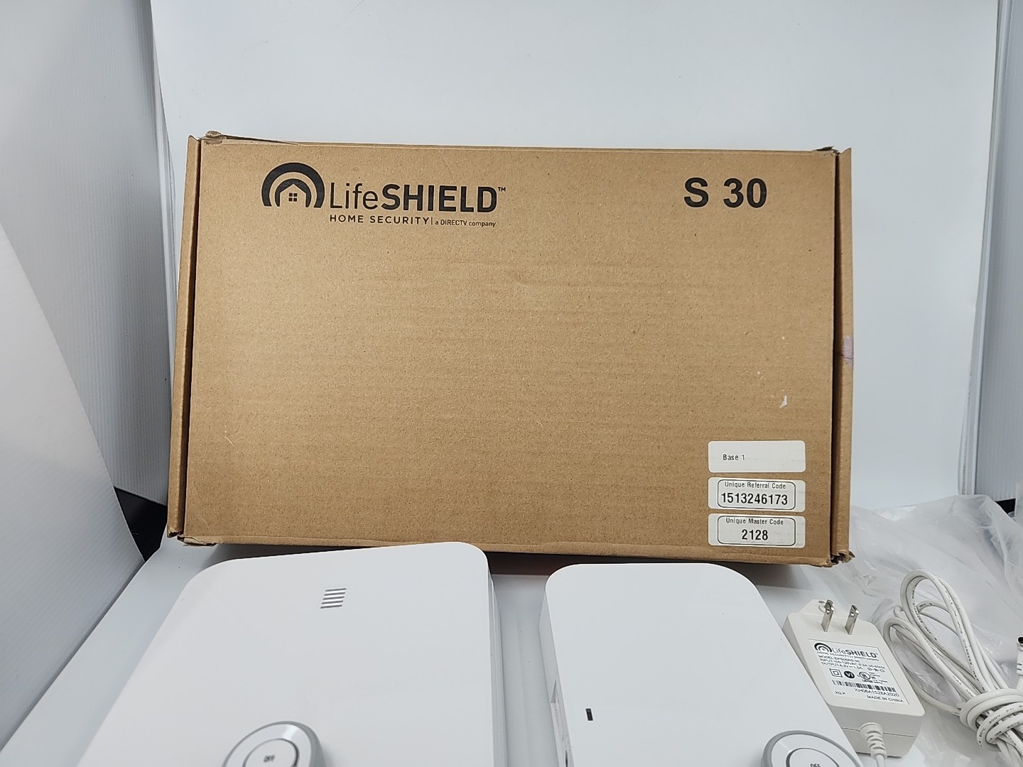LIFESHIELD HOME SECURITY SYSTEM S30 STATION, SPR1R0 -28 Power Supply, 2 REMOTES