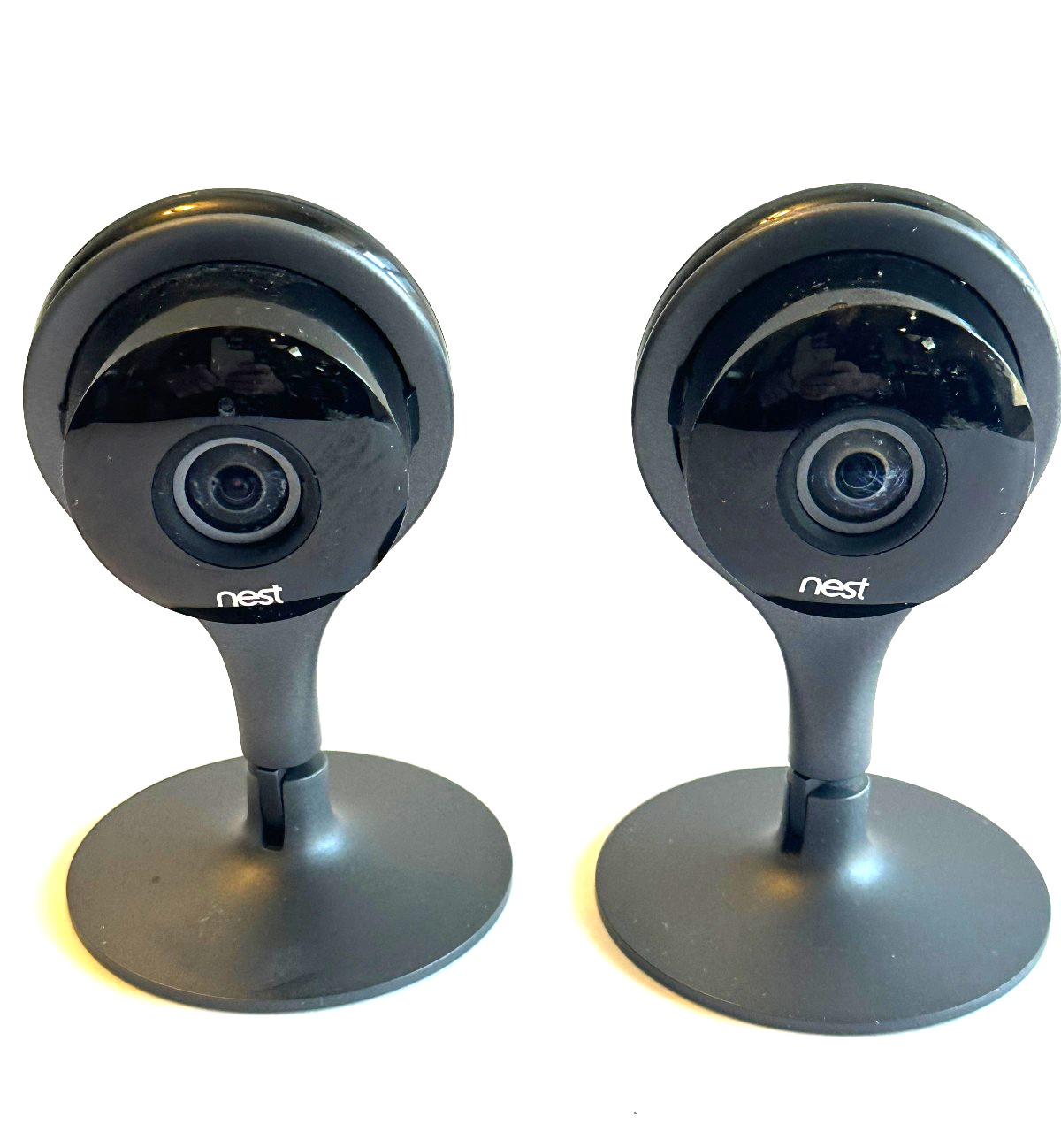 Nest Cam Indoor Security Camera 1st Gen A0005 w/ Mount x2 no wires included