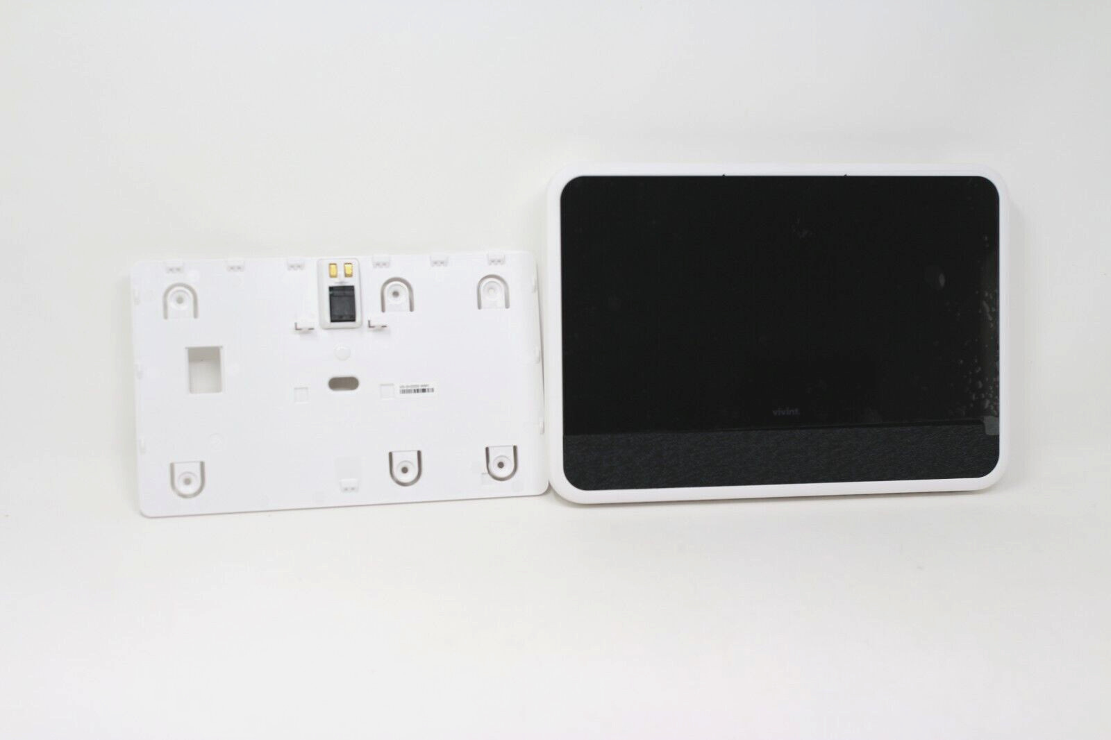 Vivint Smart Home Sky Control Panel Smart Hub VS-SH2000-C00 (1 Unit)