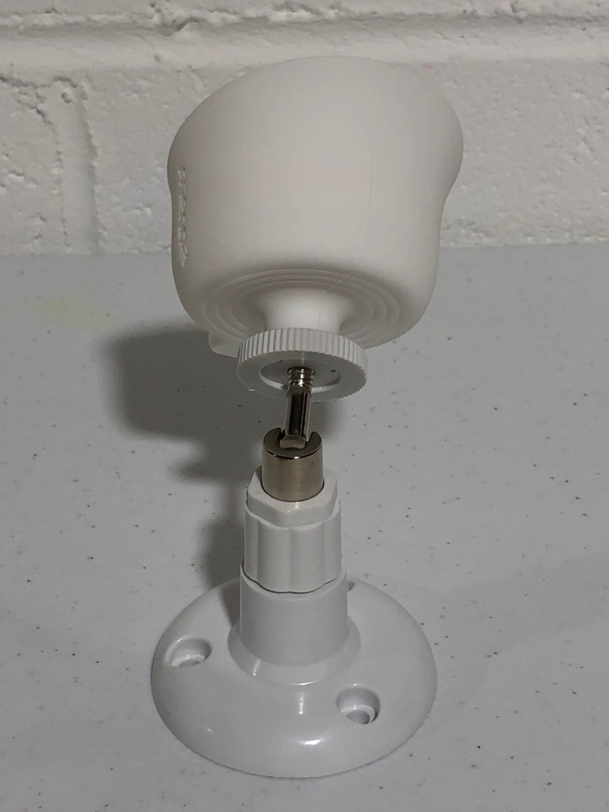 Frienda Lot of 4 Anti-Theft Security Camera Housing White 360 Deg Wall Mount