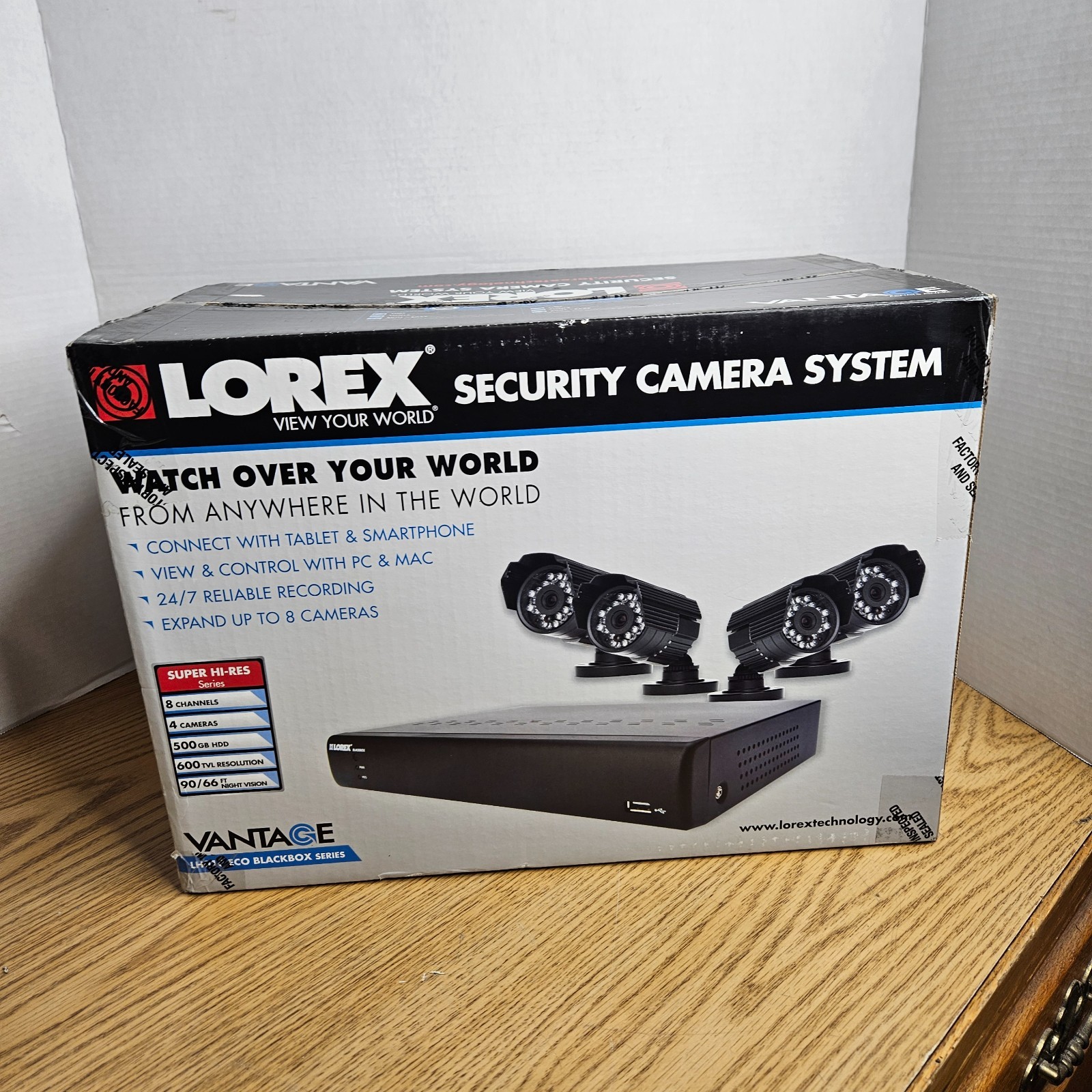 NEW LOREX LH010 Digital Video Recorder 500GB W/ 4x NEW CVC7572PK4B Cameras