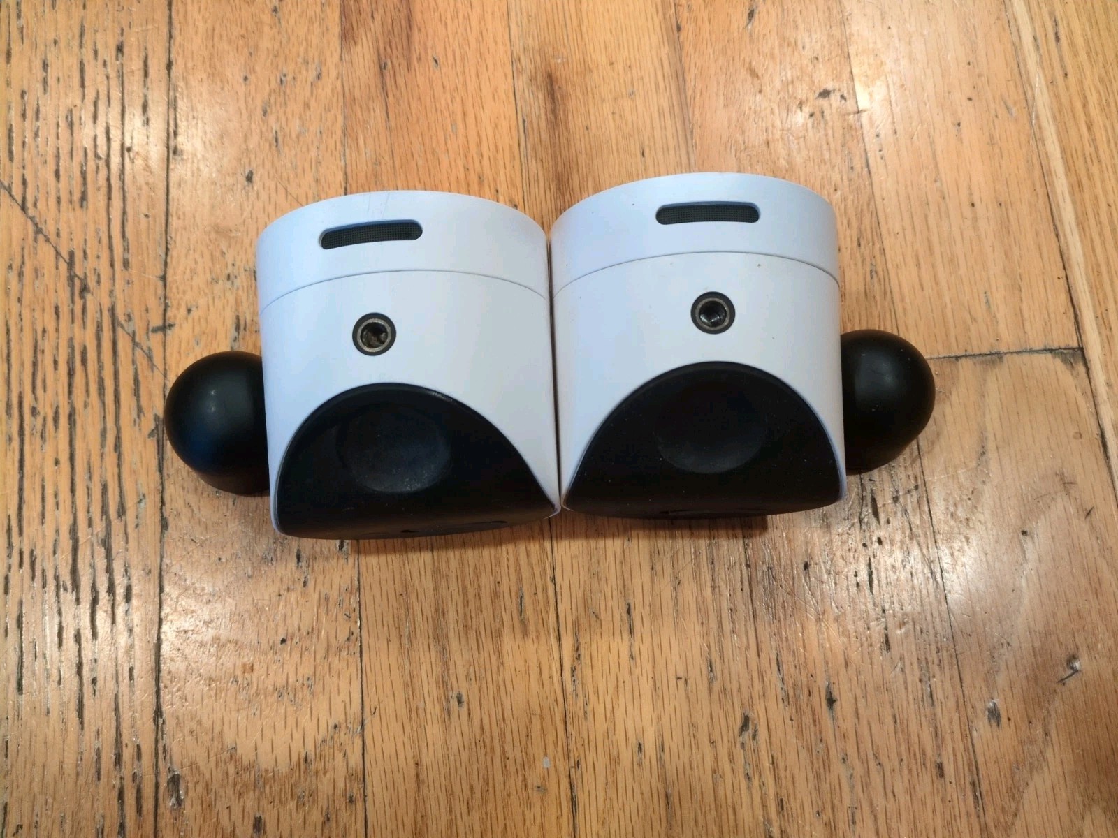 2 SimpliSafe Wireless Outdoor Security Camera CM0B1 1080p – FREE SHIPPING