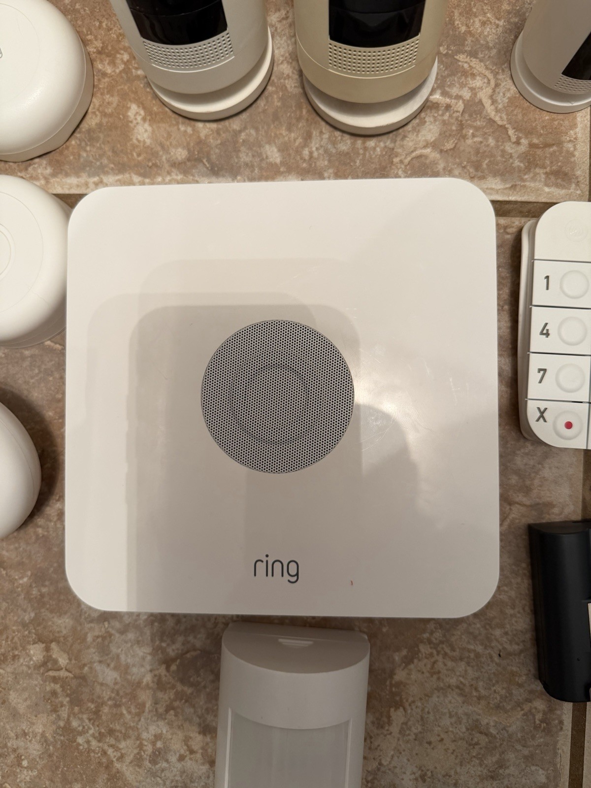Ring Alarm Home Security System 26 Total Pieces. Includes 3 Cams And Doorbell