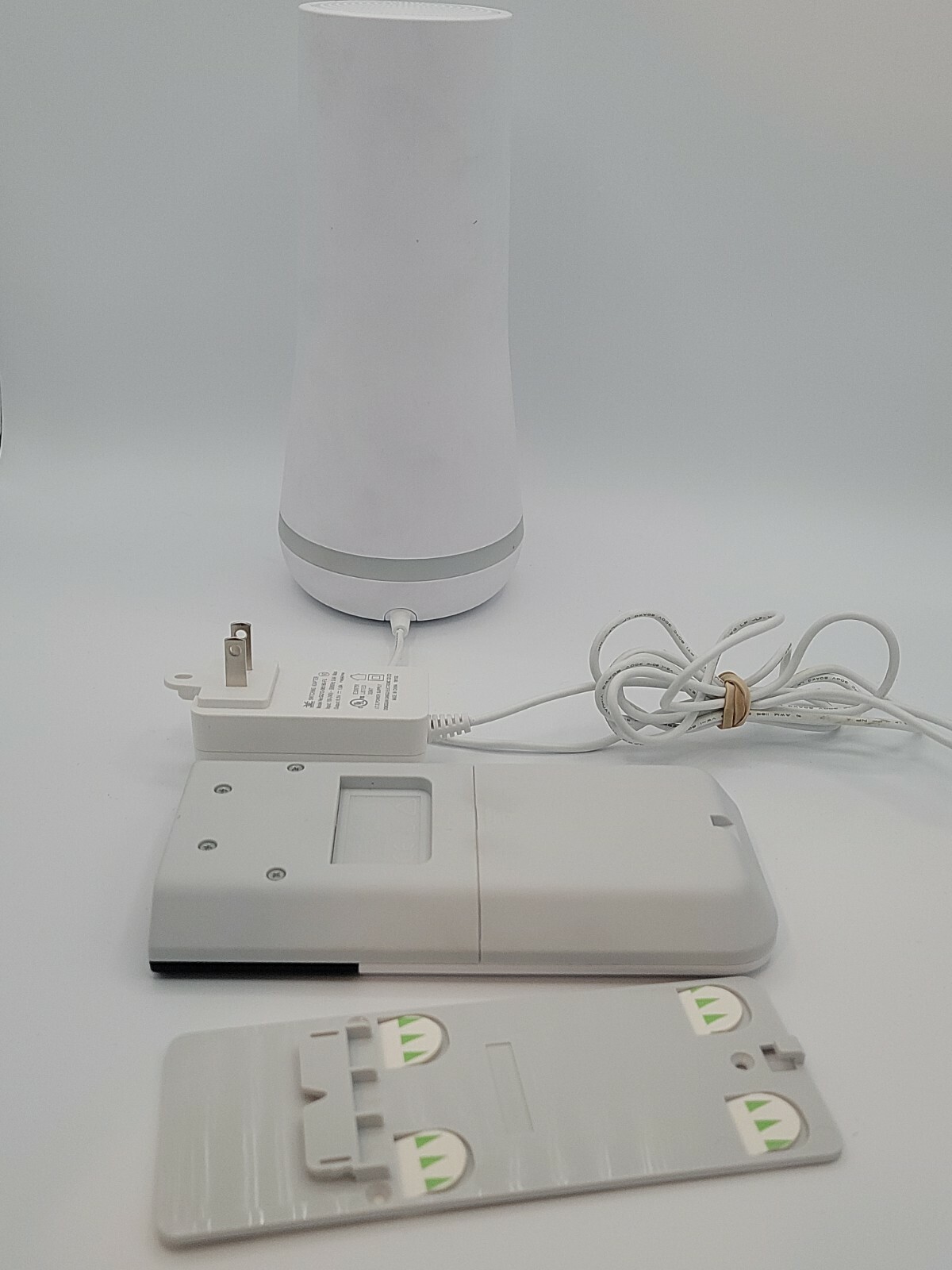 Simplisafe SSBS3- Base Station and Remote Only – Locked