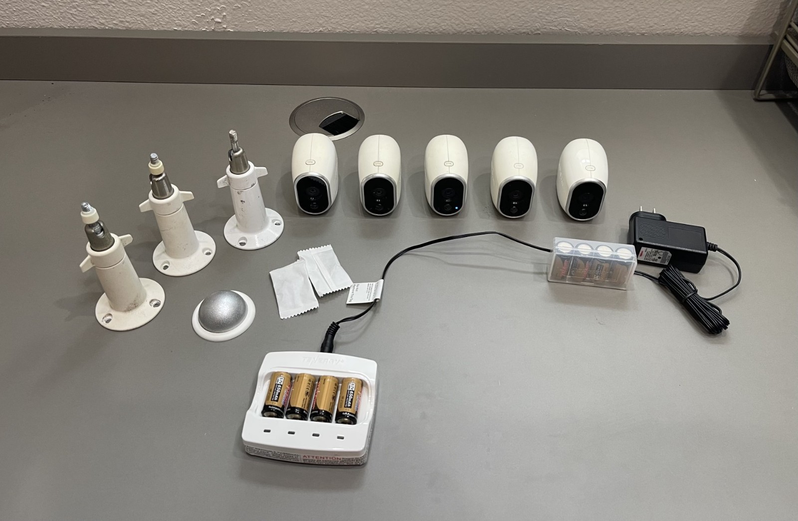Arlo Ultra VMB5000 Smart Hub Add-On Unit for Wire-Free Cameras
