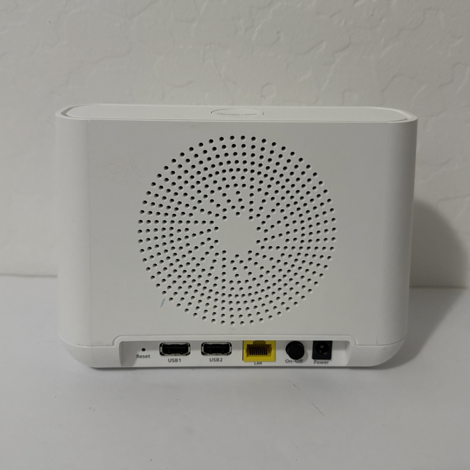 Netgear Arlo VMB4000 Wireless Security Hub Base Station