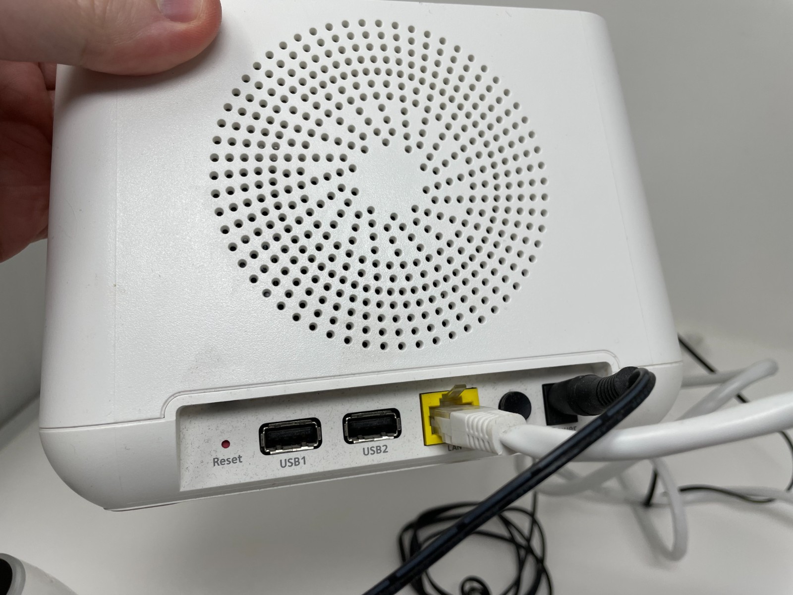 Netgear Arlo Base Station With 4 Cameras VMB4000 W/power Cord & Ethernet