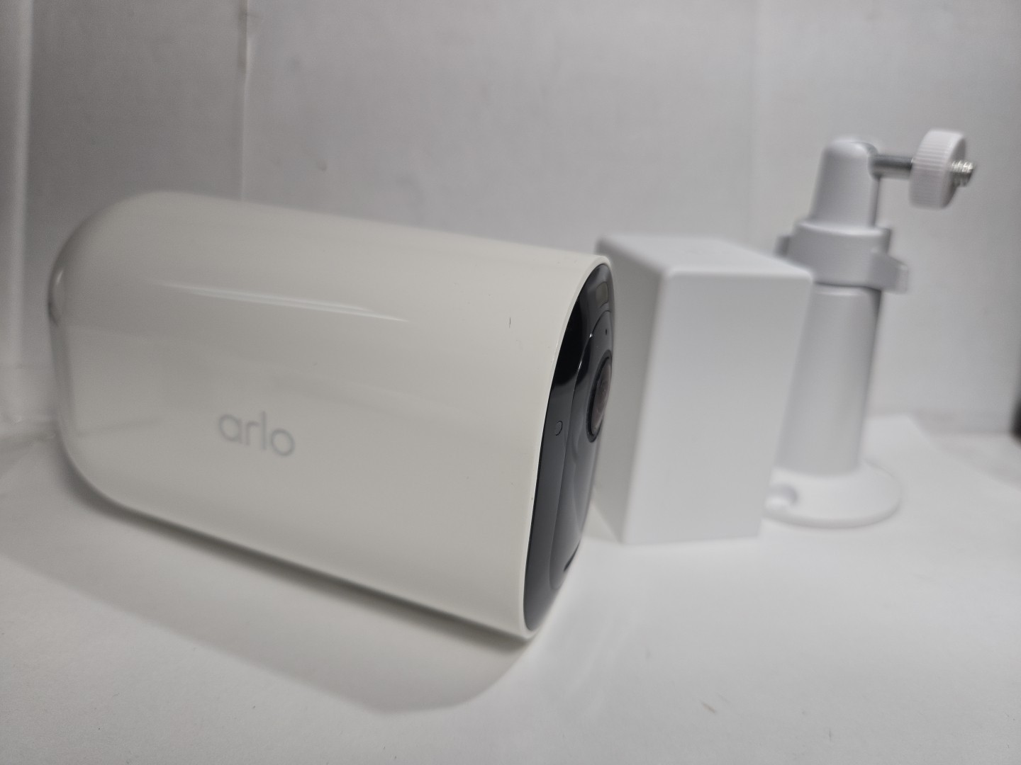 Arlo Pro 5S XL 2K Indoor/Outdoor Wire Free Spotlight Security Camera White