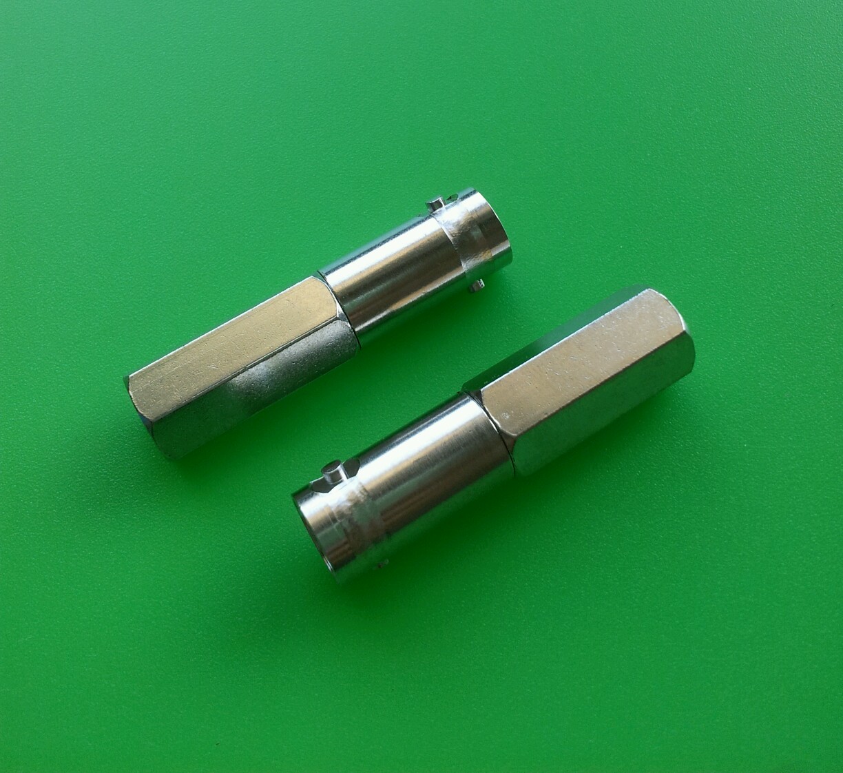 (2 PCS) BNC Female Twist-On For RG59 & RG62 – USA Seller