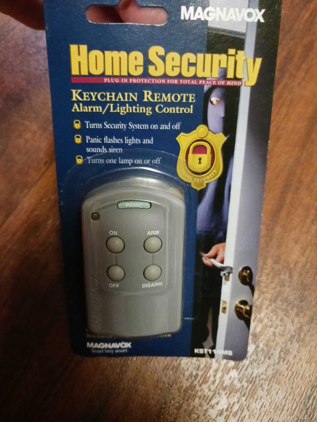 Magnavox Home Security Keychain Remote Alarm Lighting Control KST114MS 3 AAA bat