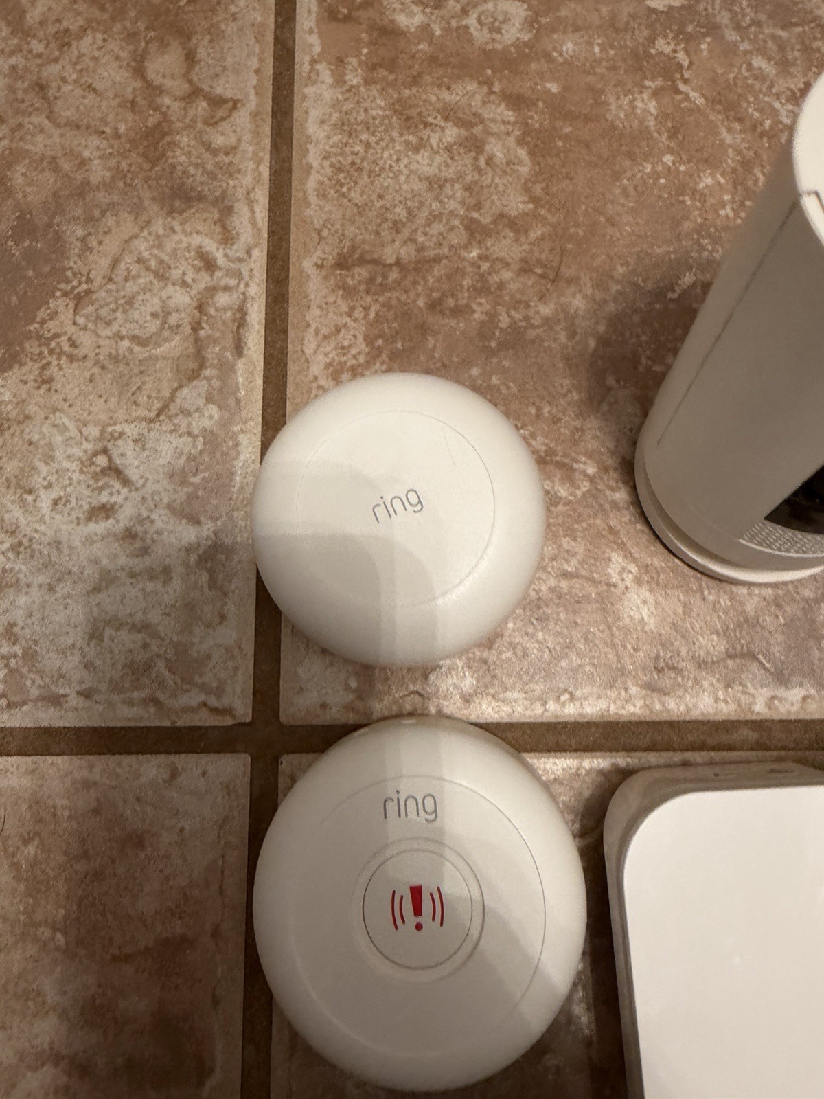 Ring Alarm Home Security System 26 Total Pieces. Includes 3 Cams And Doorbell