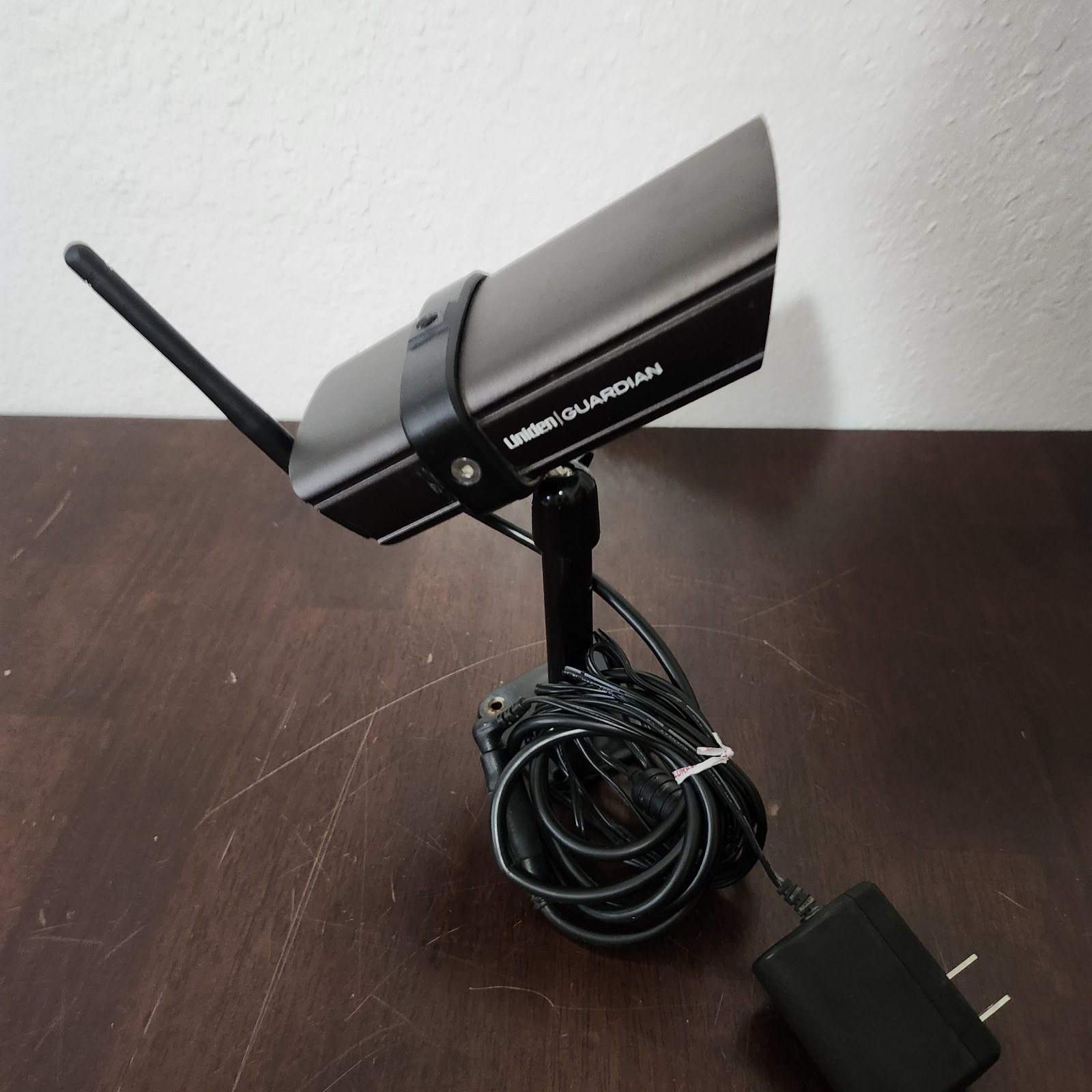 Uniden G755 Guardian Wireless Indoor/Outdoor Weather-proof Security Camera READ