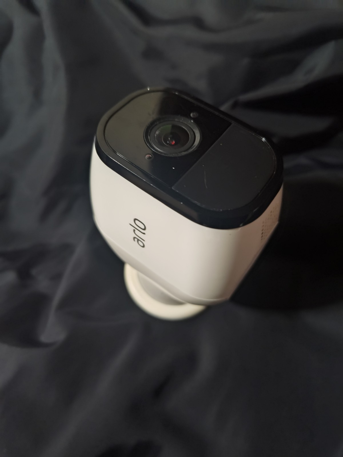 Arlo Pro VMB4000 Security Base Station W/Power Cord& 2 Camera’s VMC4030P VMC4030