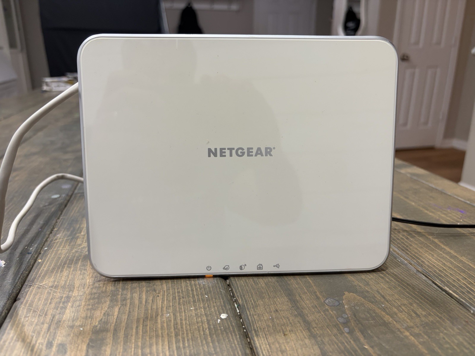 NETGEAR VMB3000 Arlo Base Station with Power Adapter And Ethernet Cable