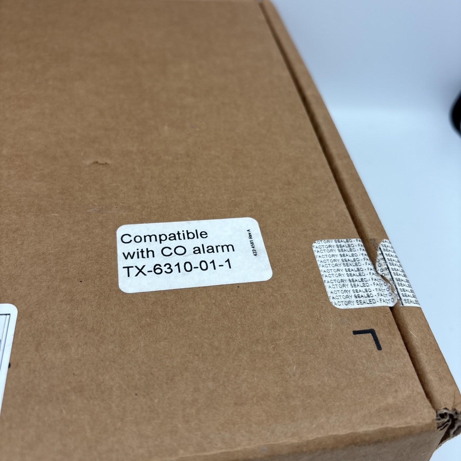 GE Simon Interlogix XT 600-1054-95R-SUM4 Home Security Unit With Battery