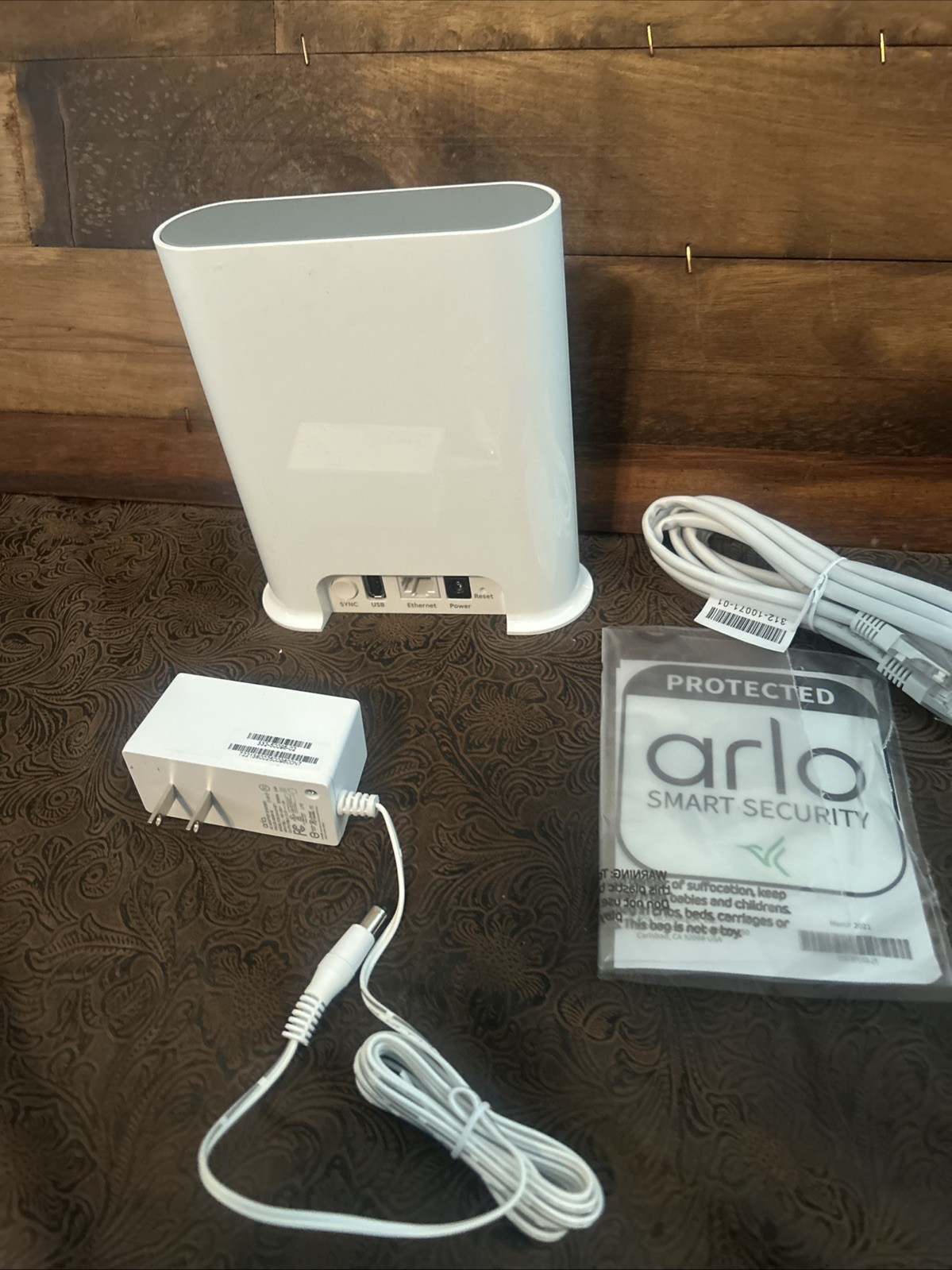 Arlo Ultra Smart Hub For Arlo Pro 2, 3,4 Ultra Base Station VMB4540 Station Only