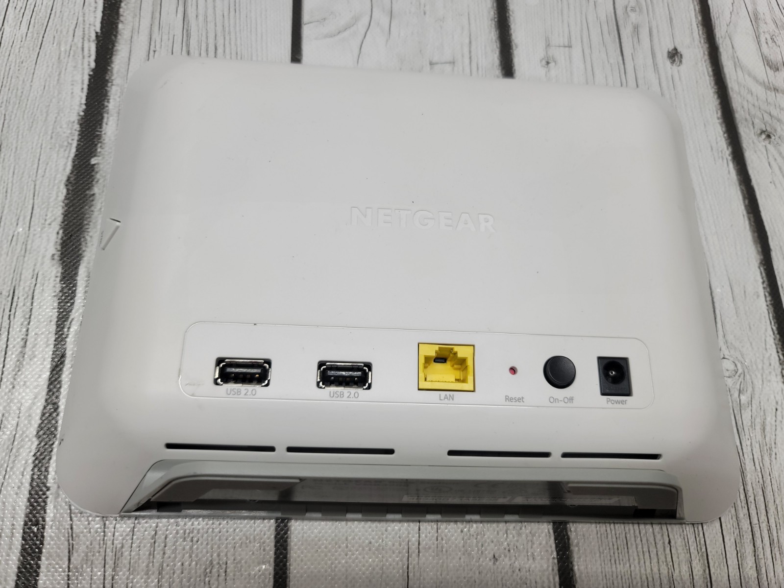 NETGEAR VMB3000 Arlo Camera Base station And 1 Camera VMC3030